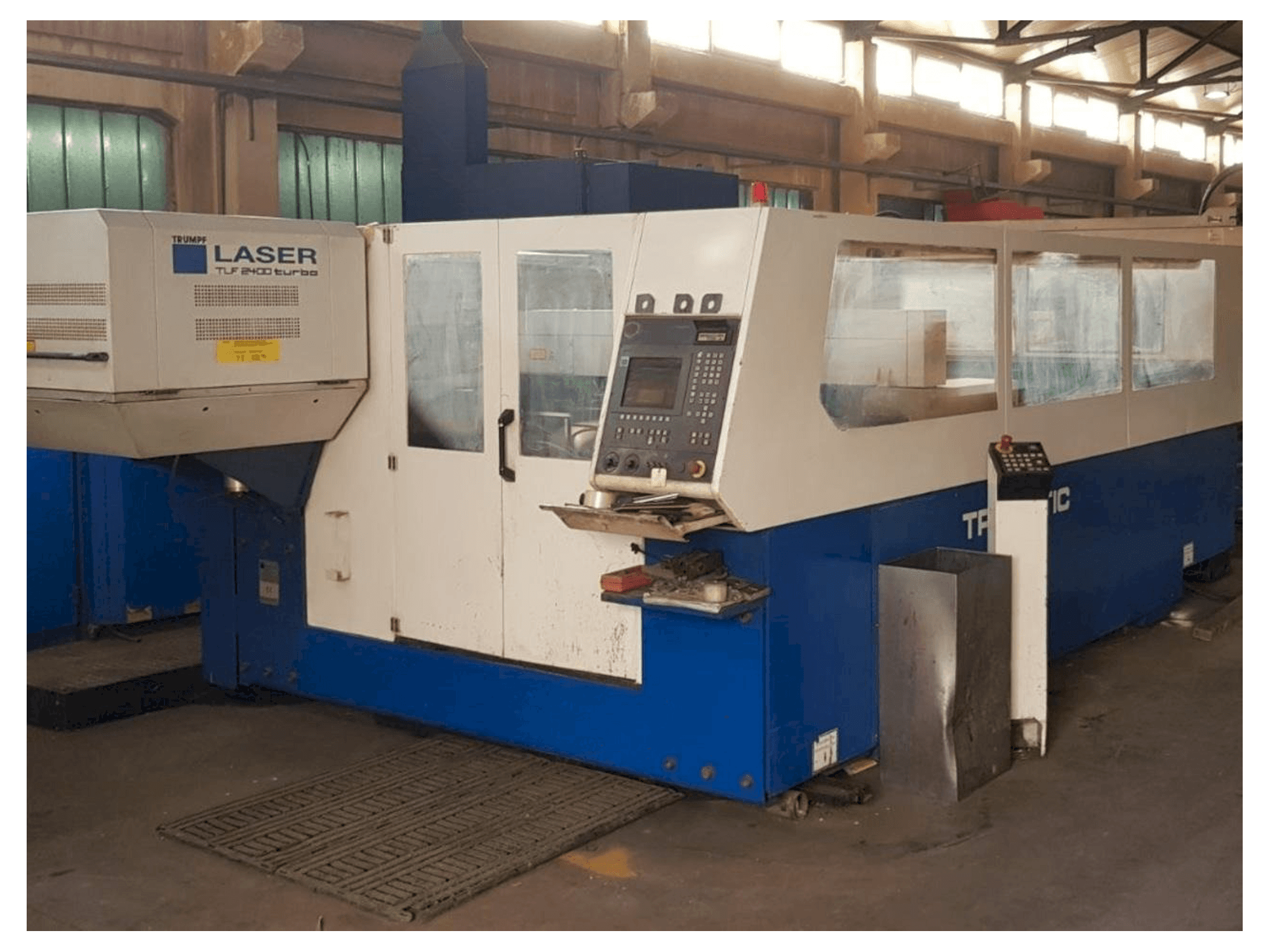 Вид станка Trumpf Trumatic L3030 спереди