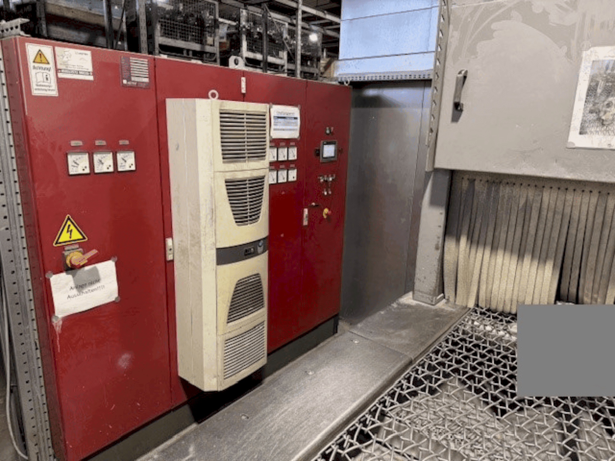 Вид станка AGTOS blasting system спереди