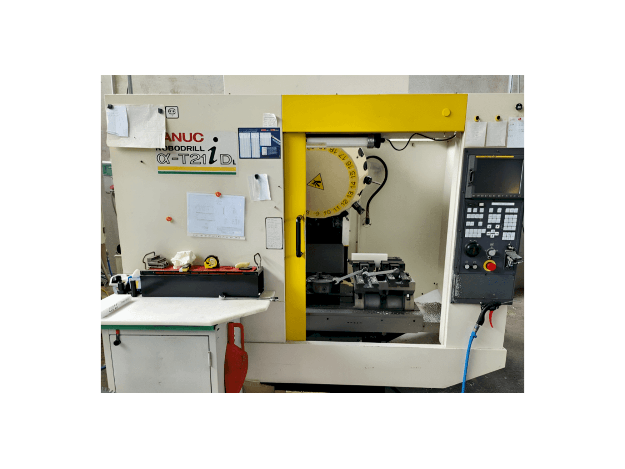 Вид станка FANUC Robodrill Alpha T21iD спереди