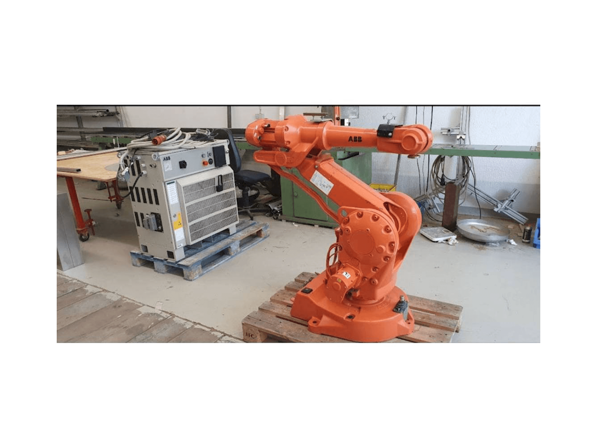 Вид станка ABB IRB 2400 M2000 спереди