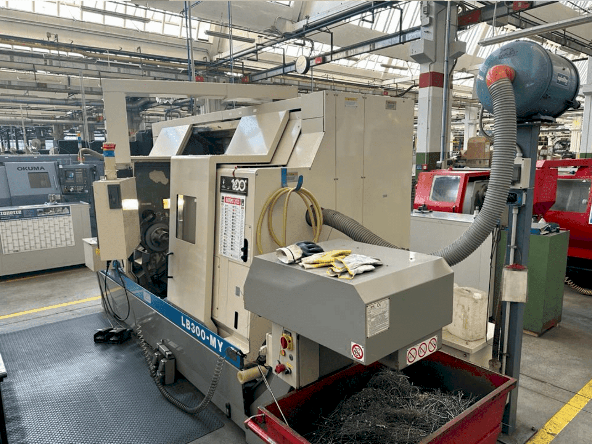 Вид станка Okuma LB 300 MY (2000) спереди