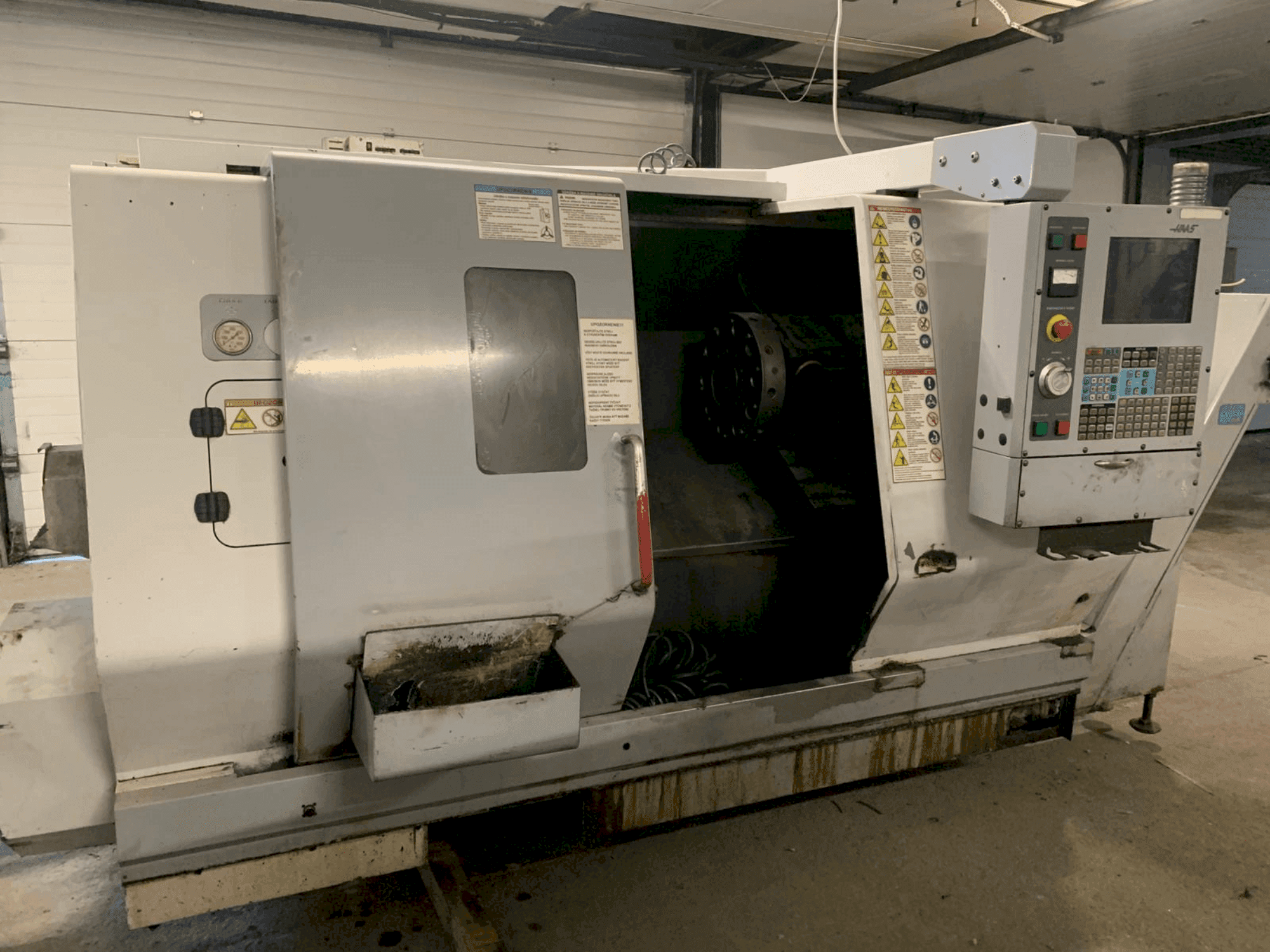 Вид станка HAAS SL-20HE спереди