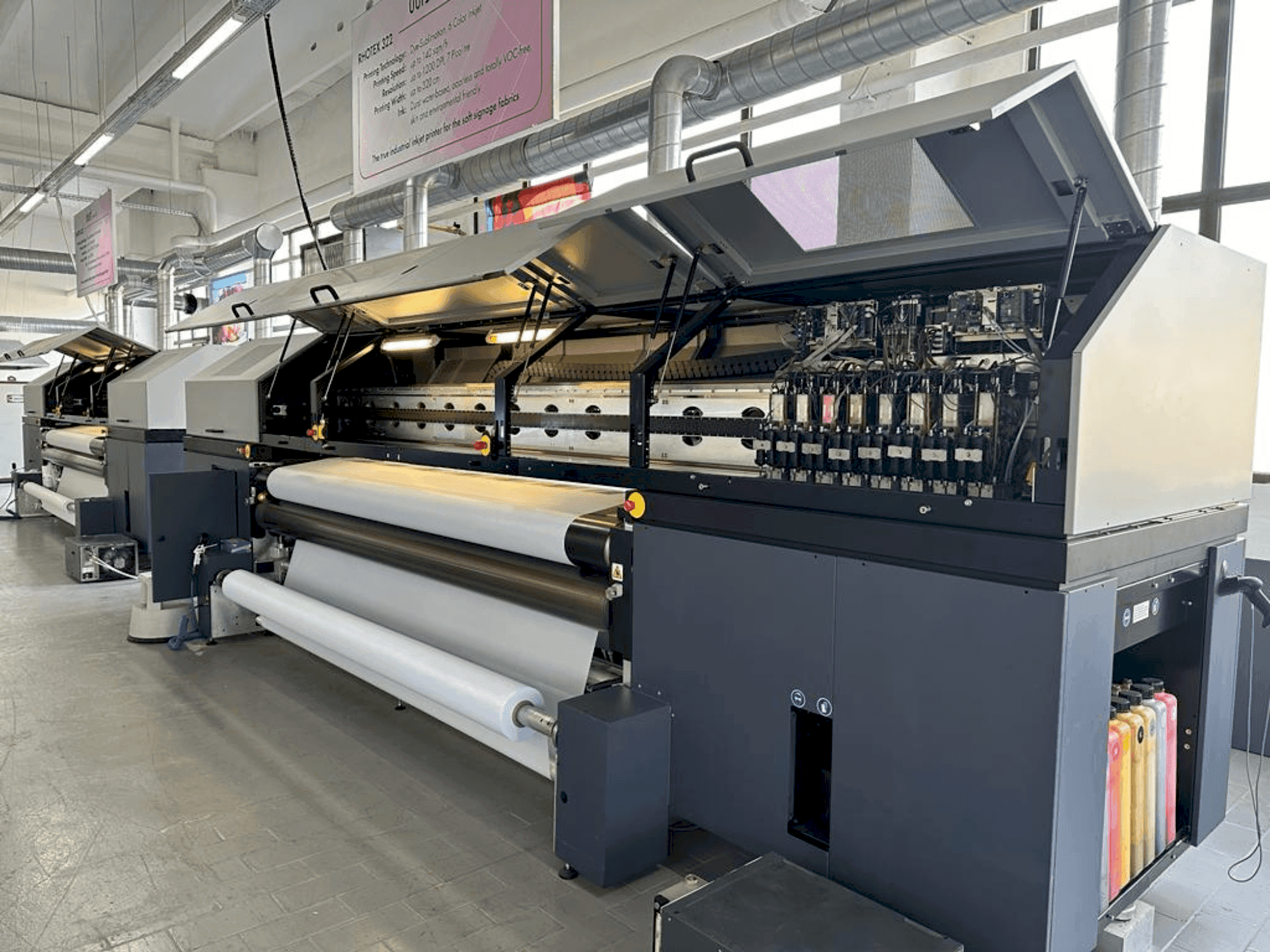 Вид станка Durst Rhotex 322 спереди