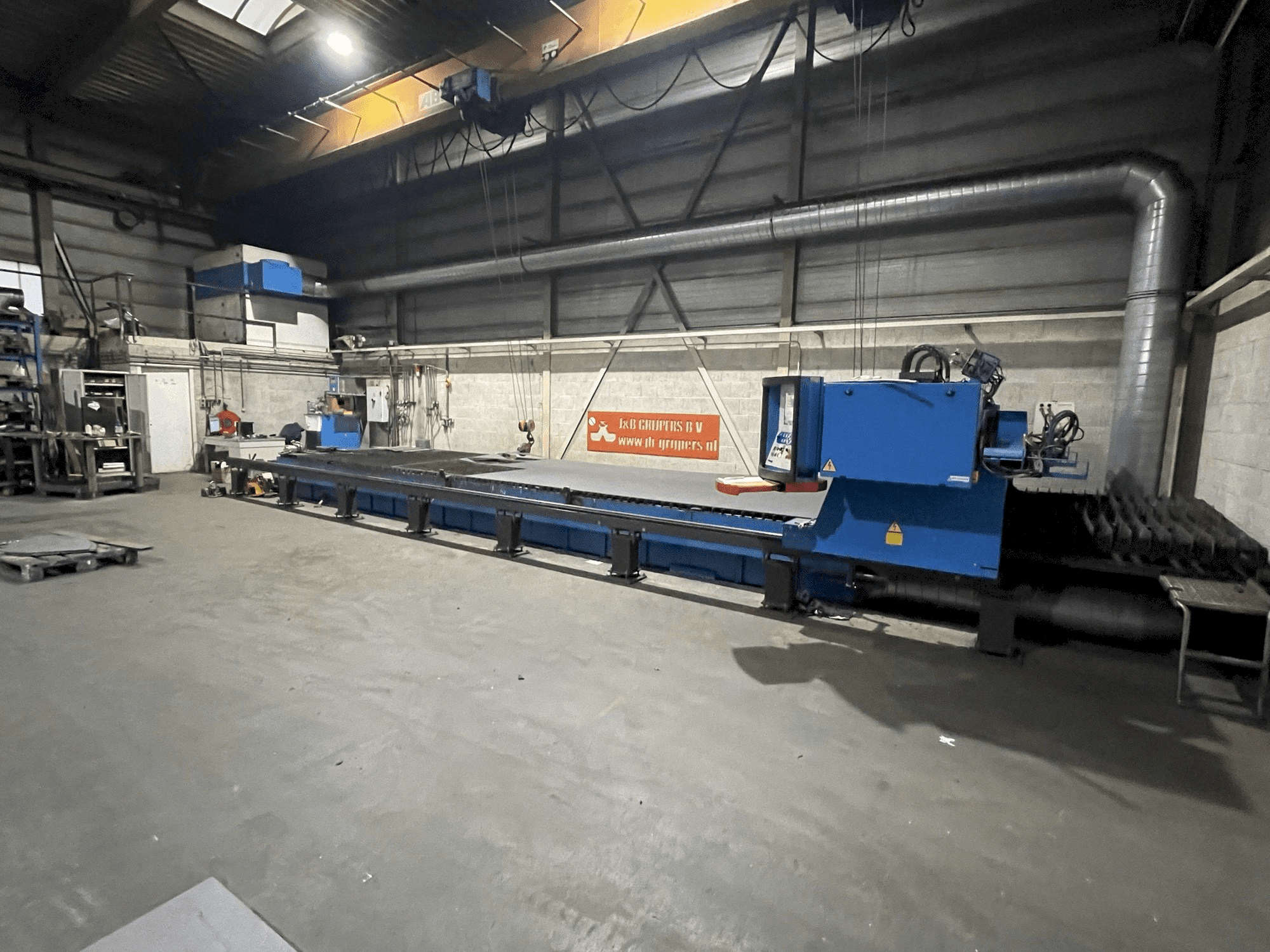 Вид станка SAF Air liquide Oxytome 25HPC спереди