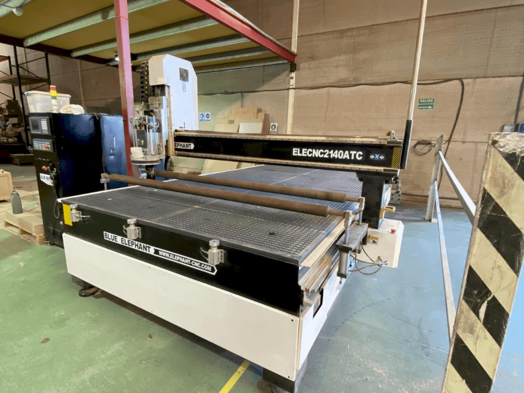 Вид станка BLUE ELEPHANT ELECNC 2200x3700 спереди
