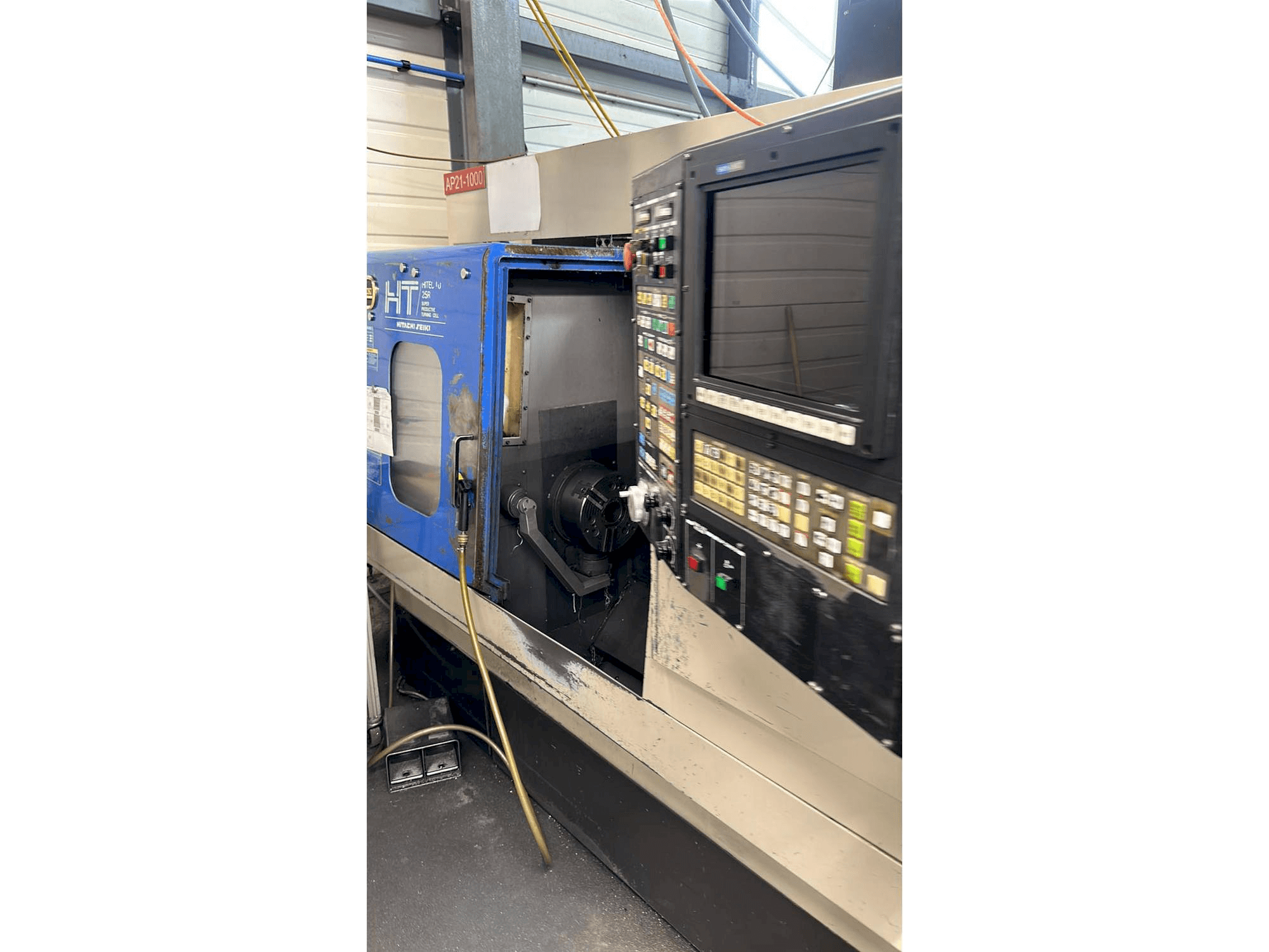 Вид станка HITACHI SEIKI HT25 R спереди