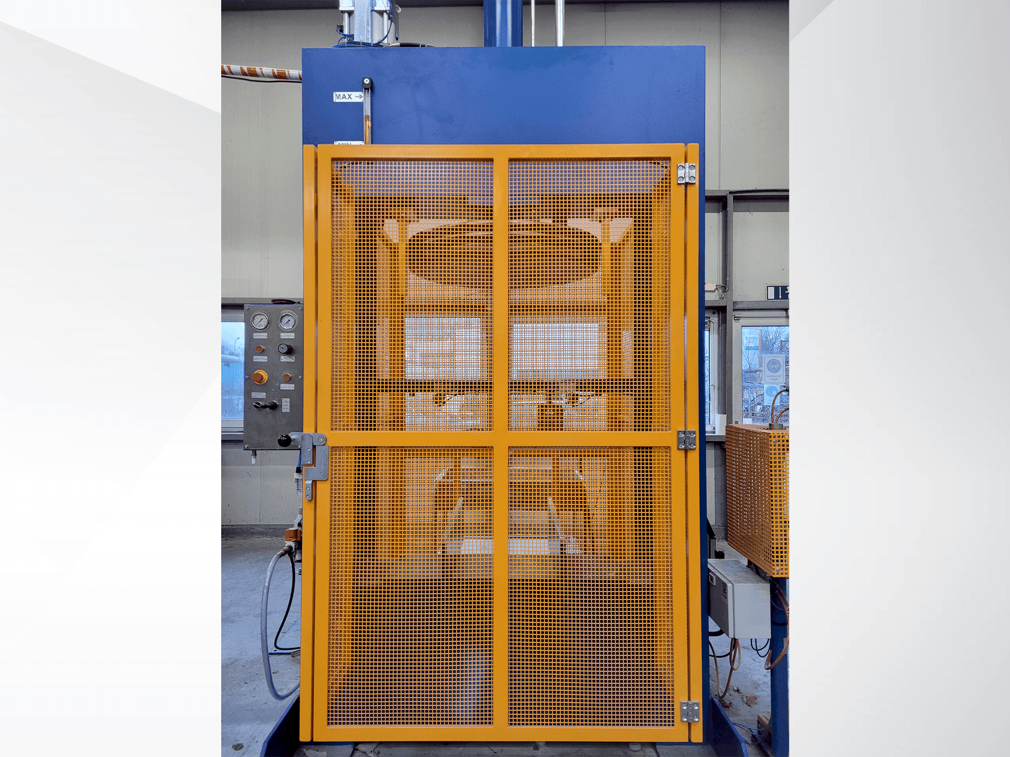 Вид станка NANINNI RENATO PV- EXTRUDER MOD.PV800M-AT спереди