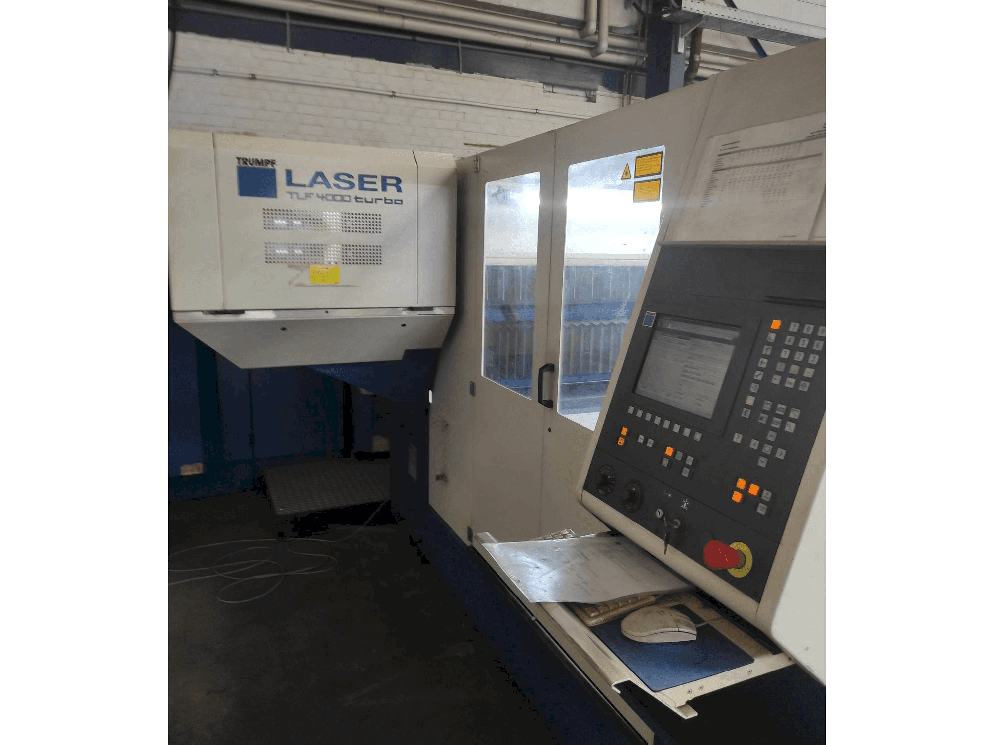 Вид станка Trumpf TRUMATIC L 3030 спереди