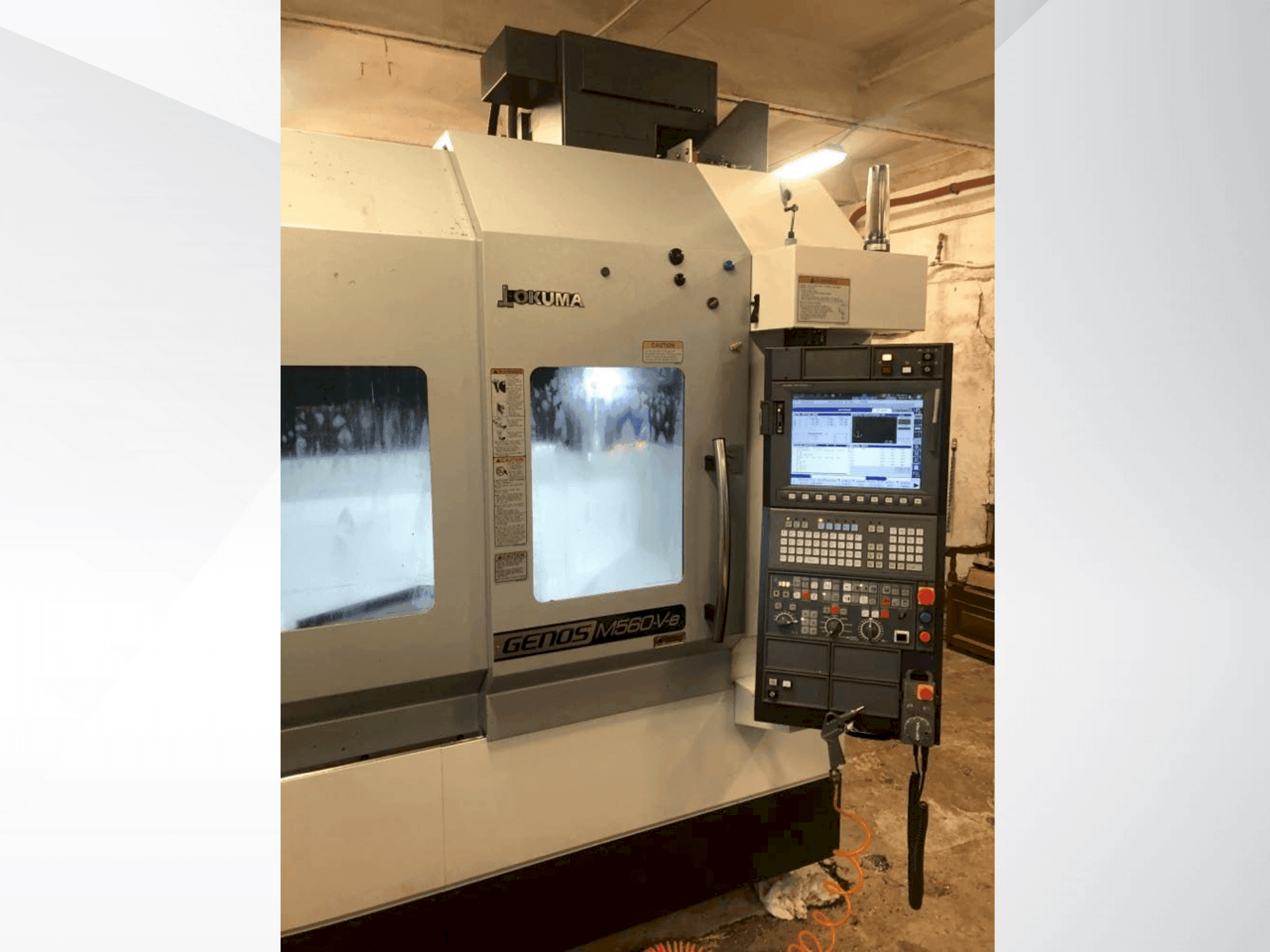 Вид станка Okuma GENOS M560-V-e спереди