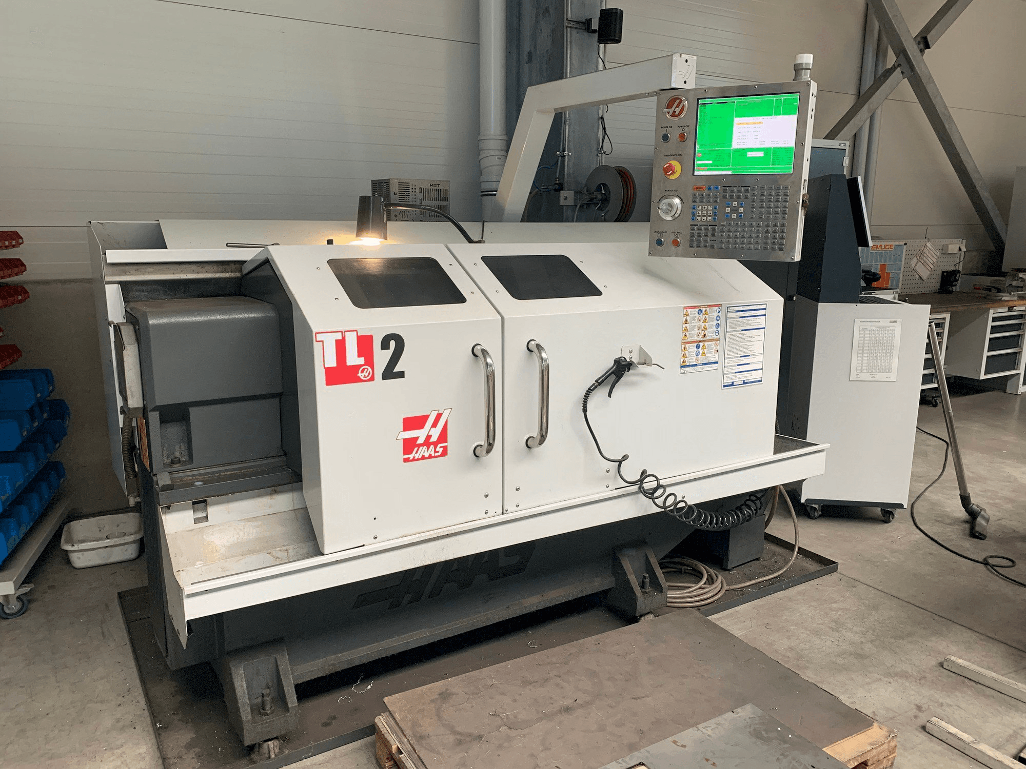 Вид станка HAAS Tl-2 спереди