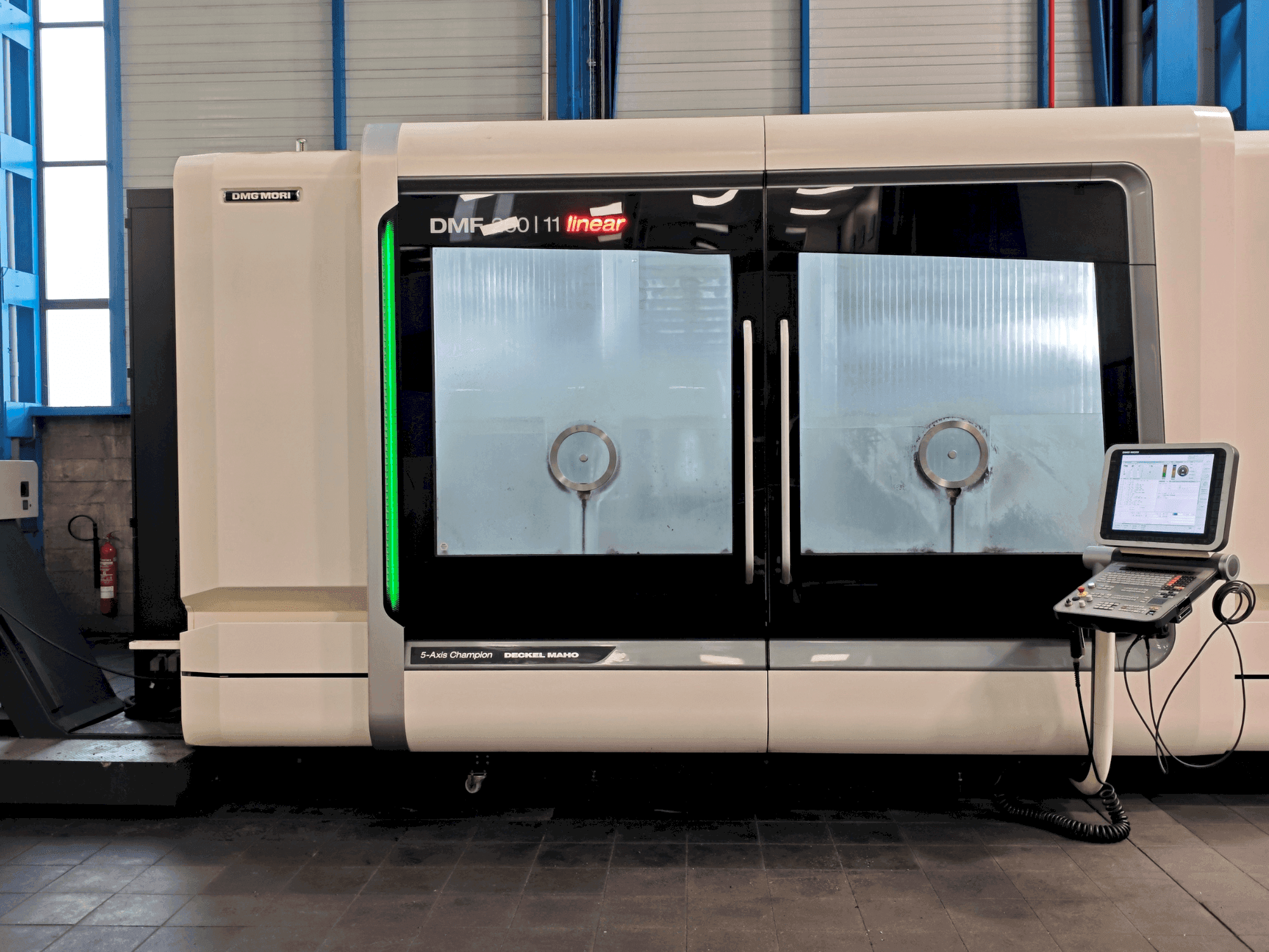 Вид станка DMG MORI DMF 260-11 Linear спереди