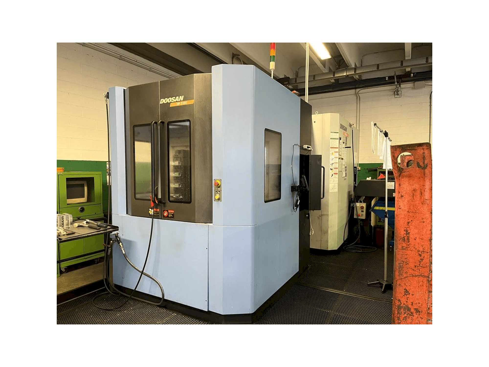 Вид станка с Doosan HP5100 правой стороны