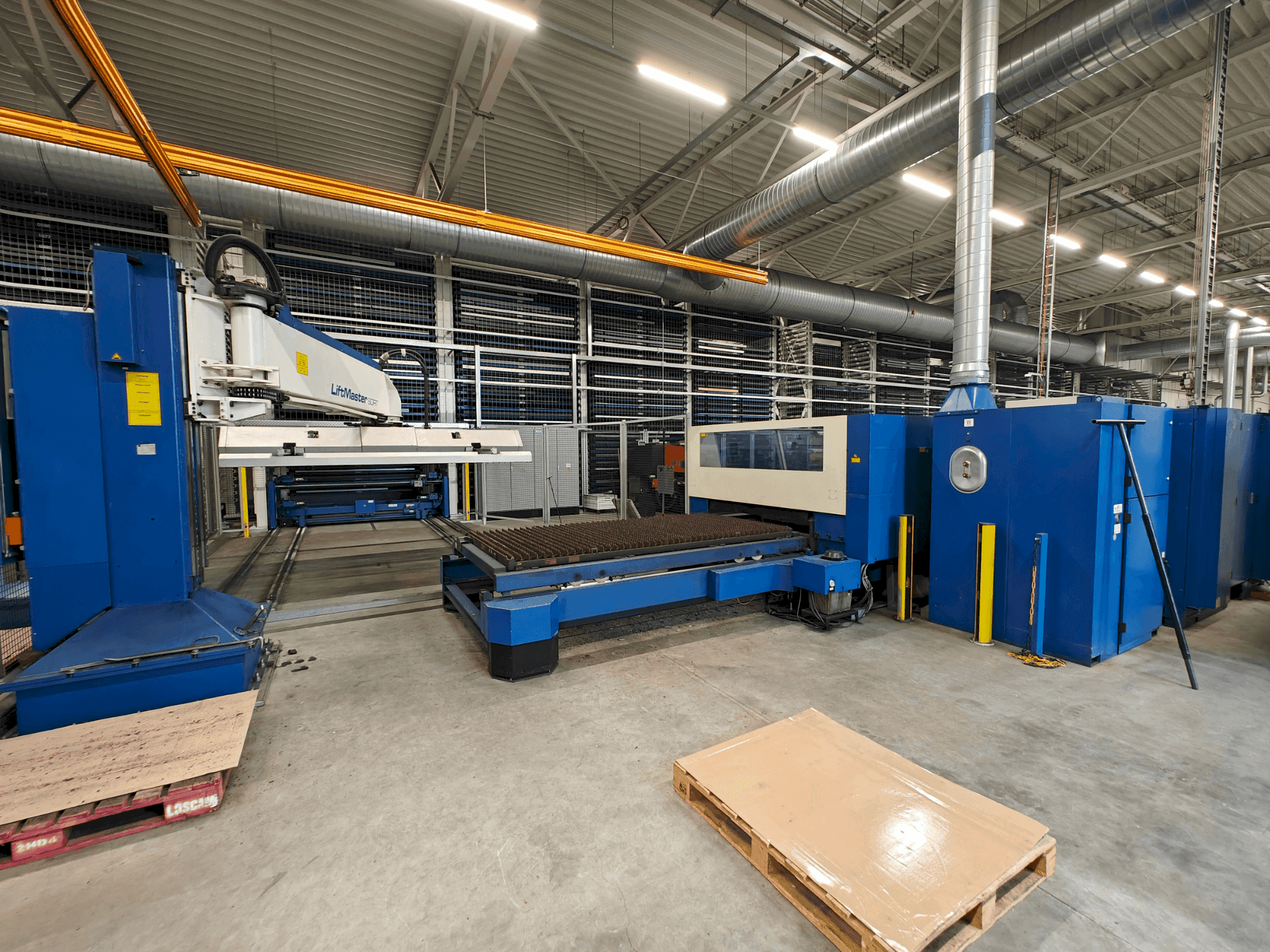 Вид станка TRUMPF Trumatic L3050 спереди