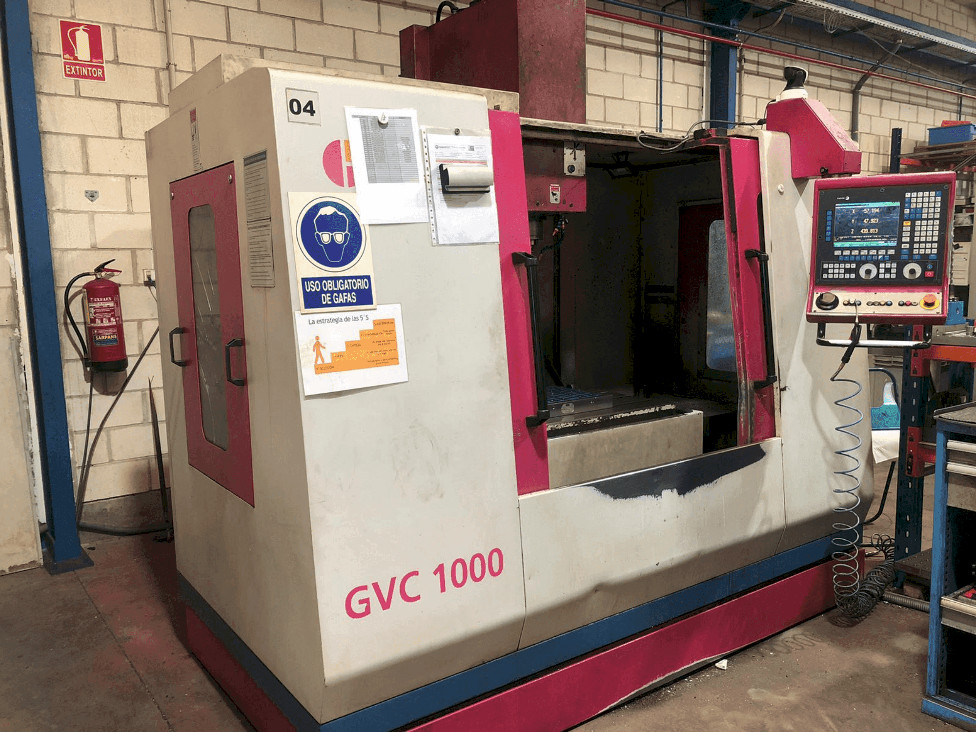 Вид станка LAGUN KONDIA GVC 1000 спереди