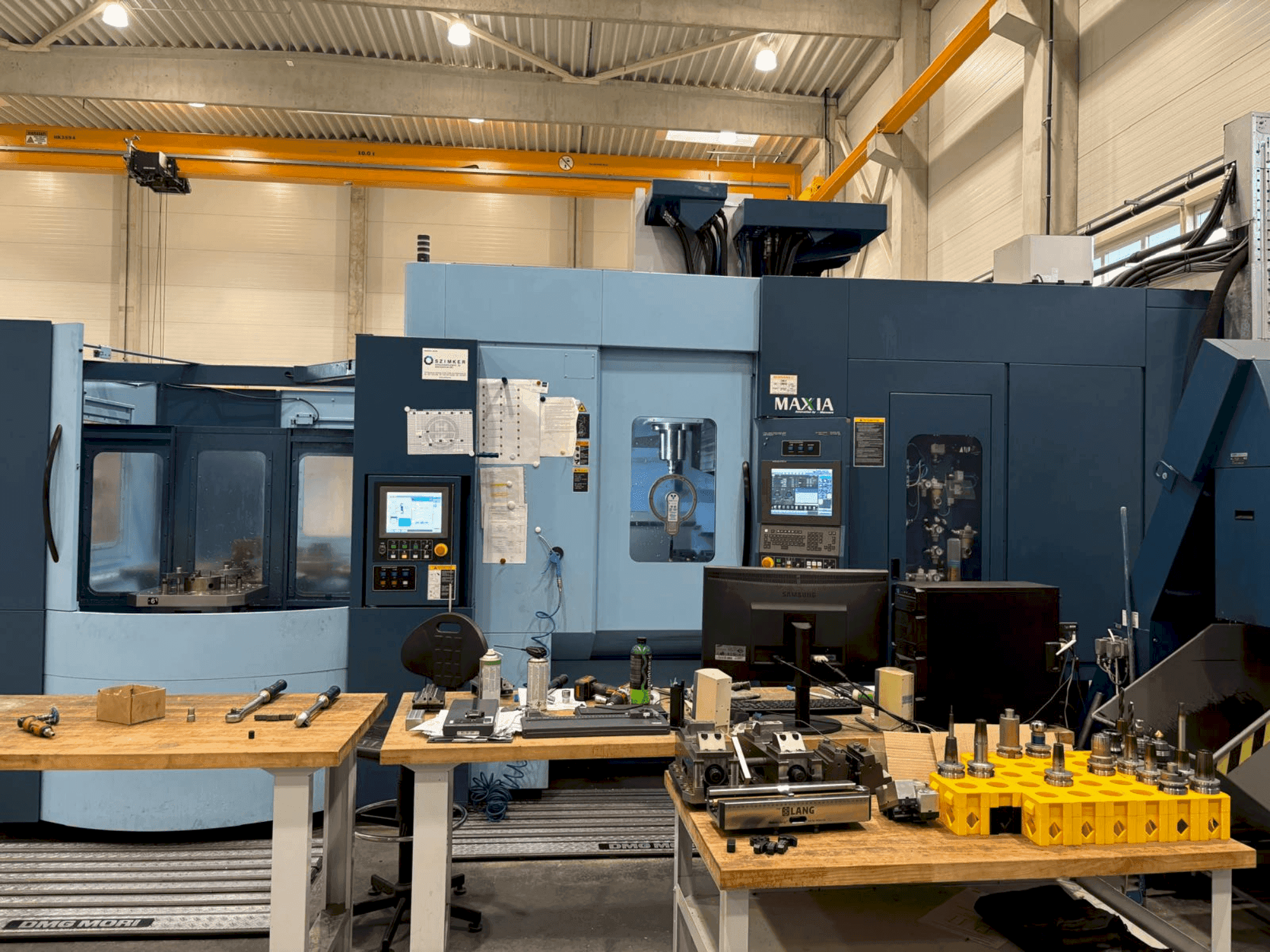 Вид станка Matsuura MAM72-70V спереди