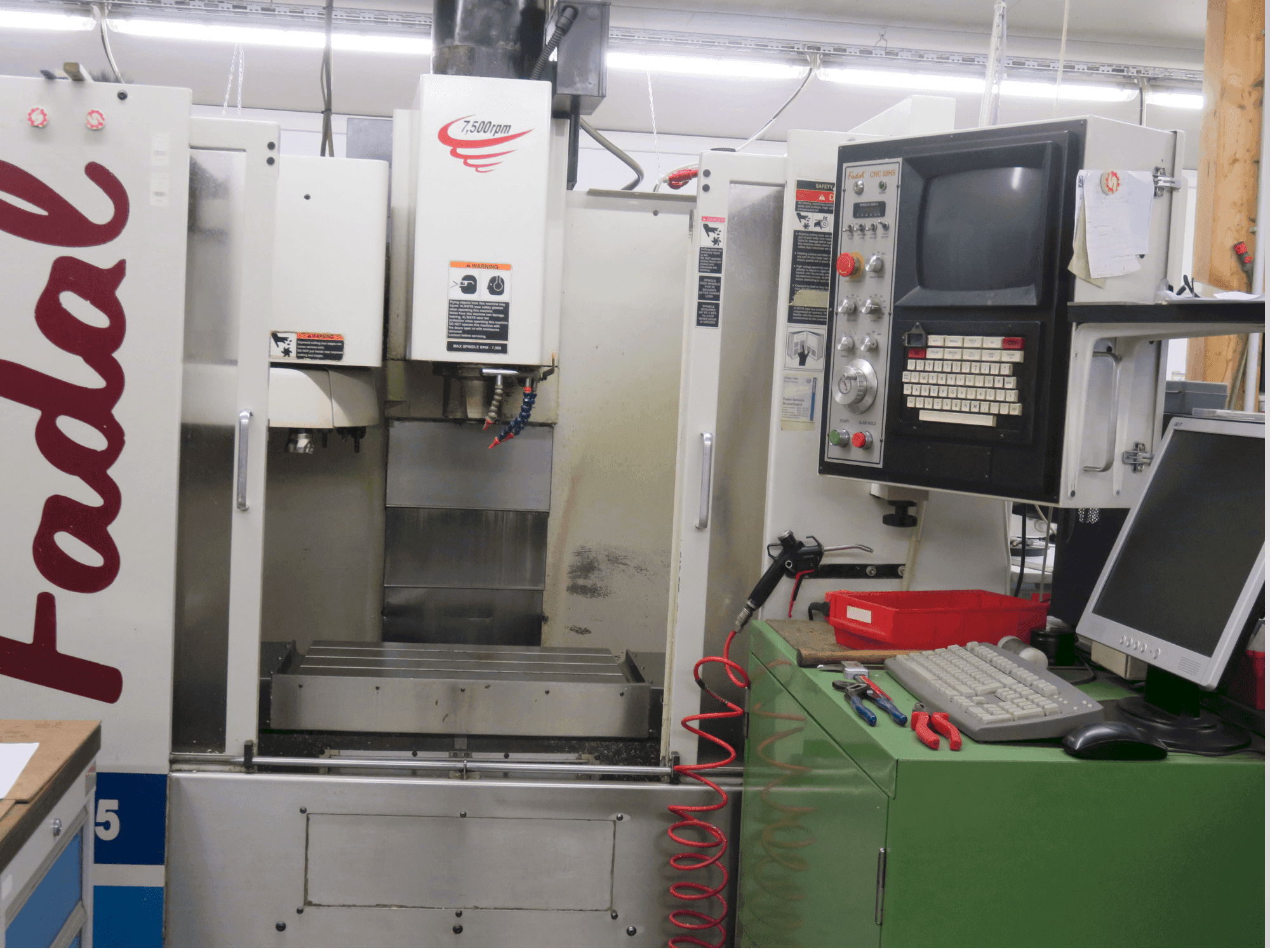 Вид станка FADAL VMC 15 спереди