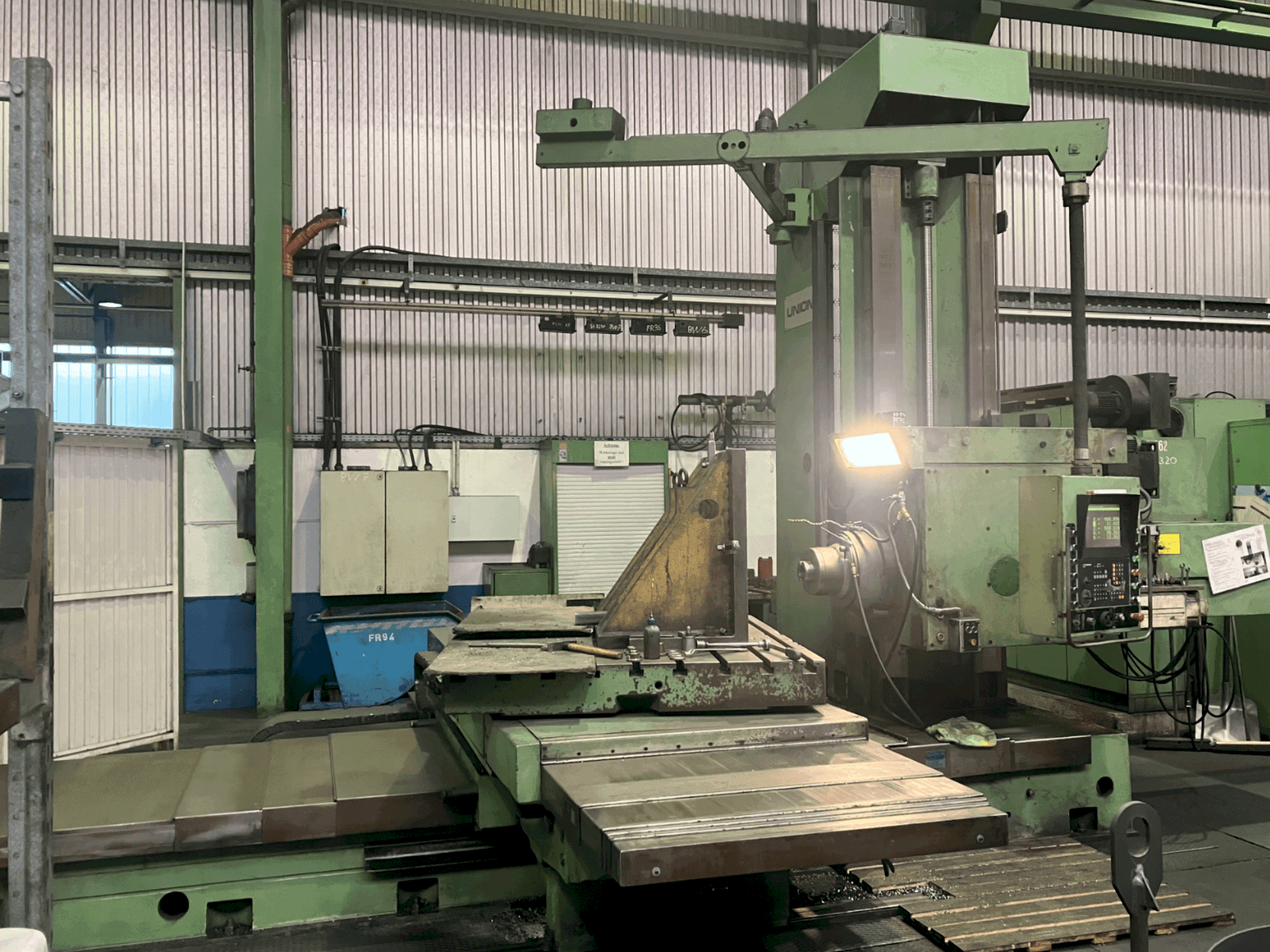 Вид станка UNION BFT 110 NC спереди