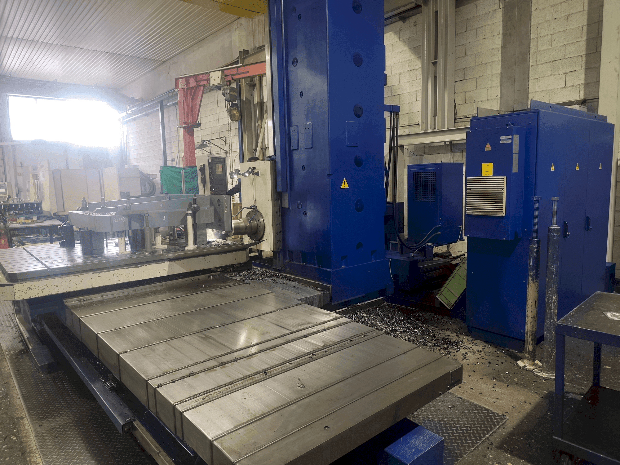 Вид станка TOS WHN 13.8 спереди