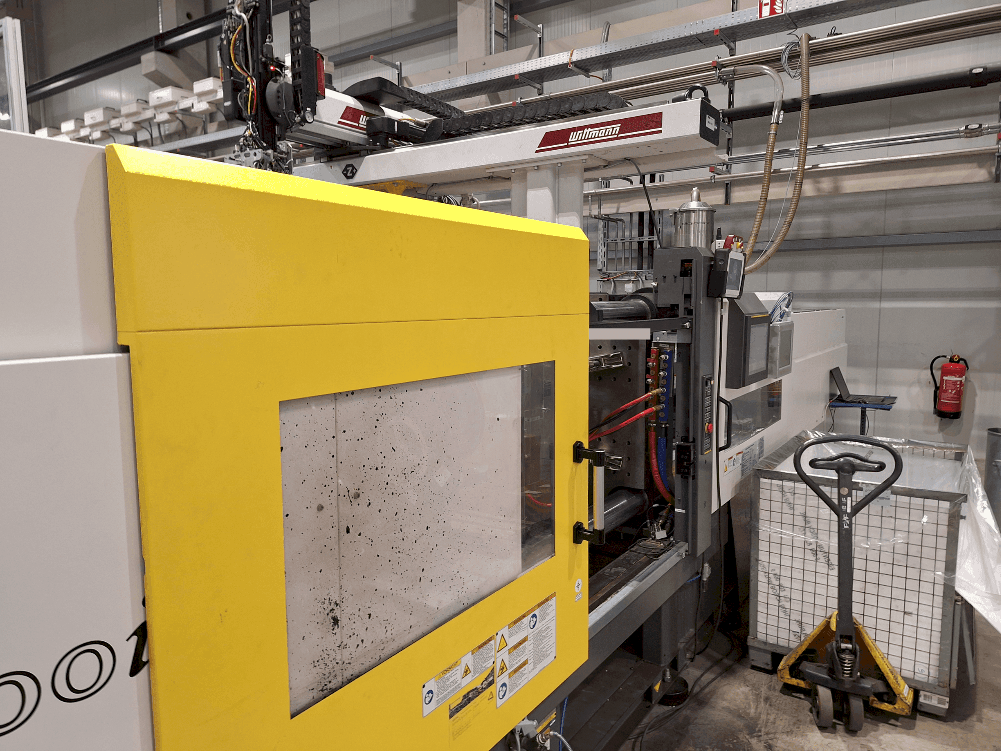 Вид станка FANUC Roboshot S300iA спереди