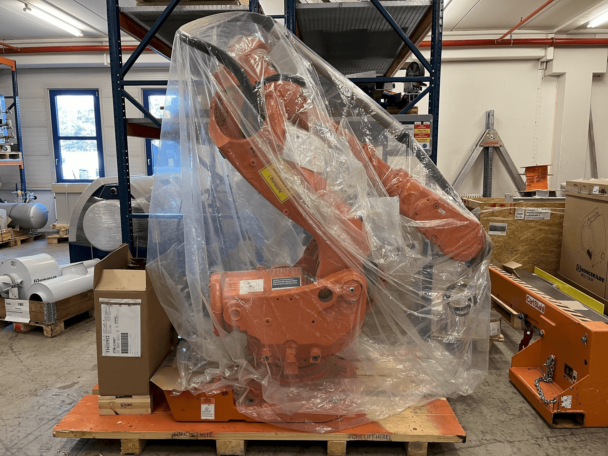 Вид станка ABB IRB 6600 M2004 спереди