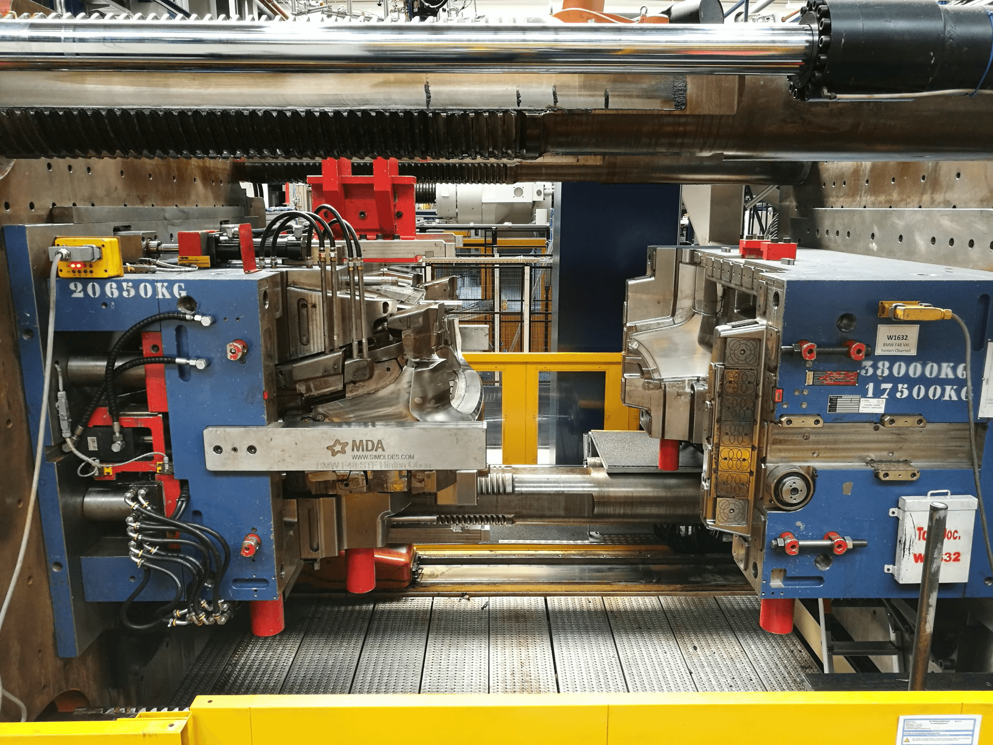 Front view of Husky E 3650 RS 170/155 Machine