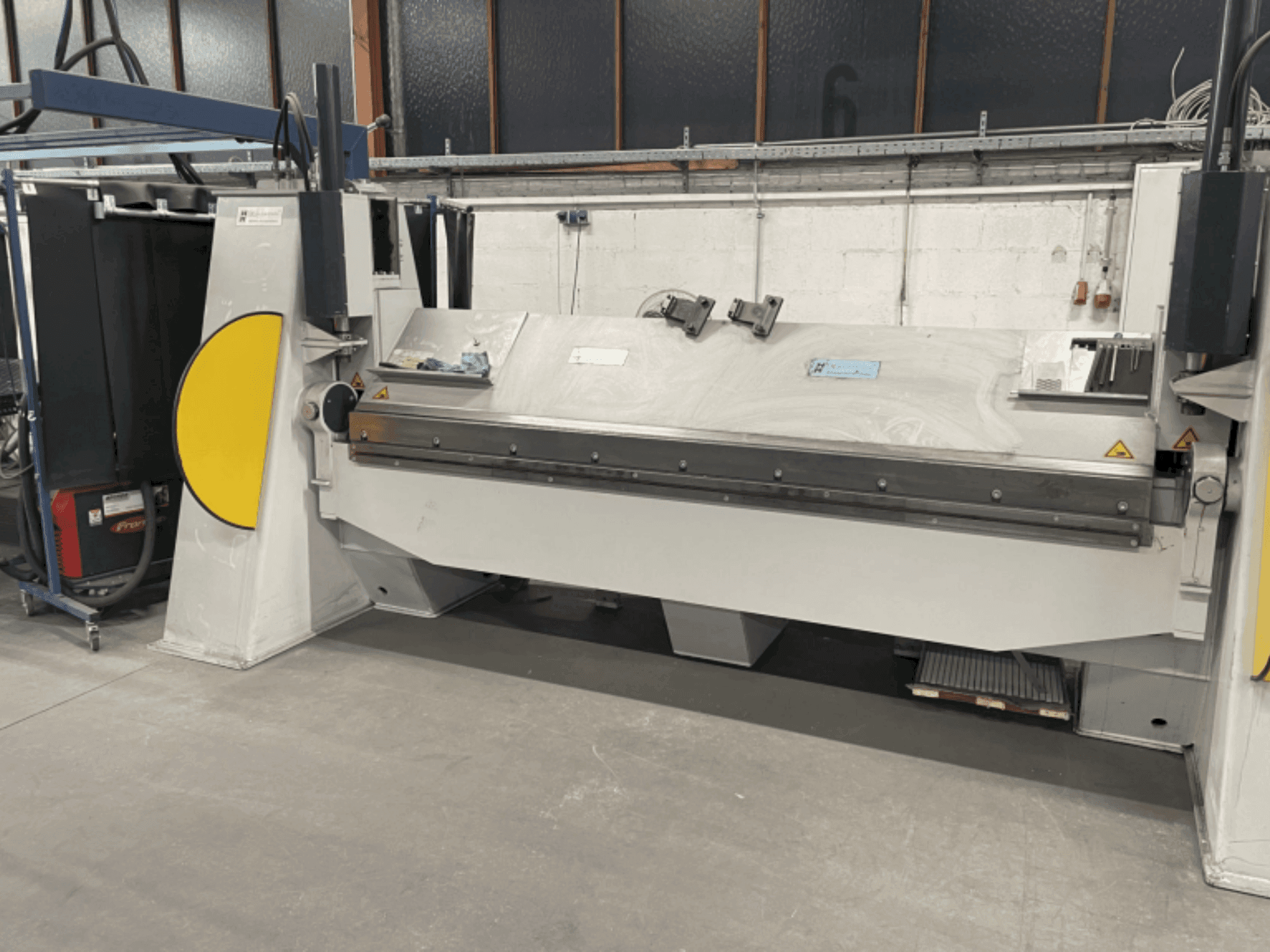 Вид станка DR. HOCHSTRATE SBM 3000/6 (2018) спереди