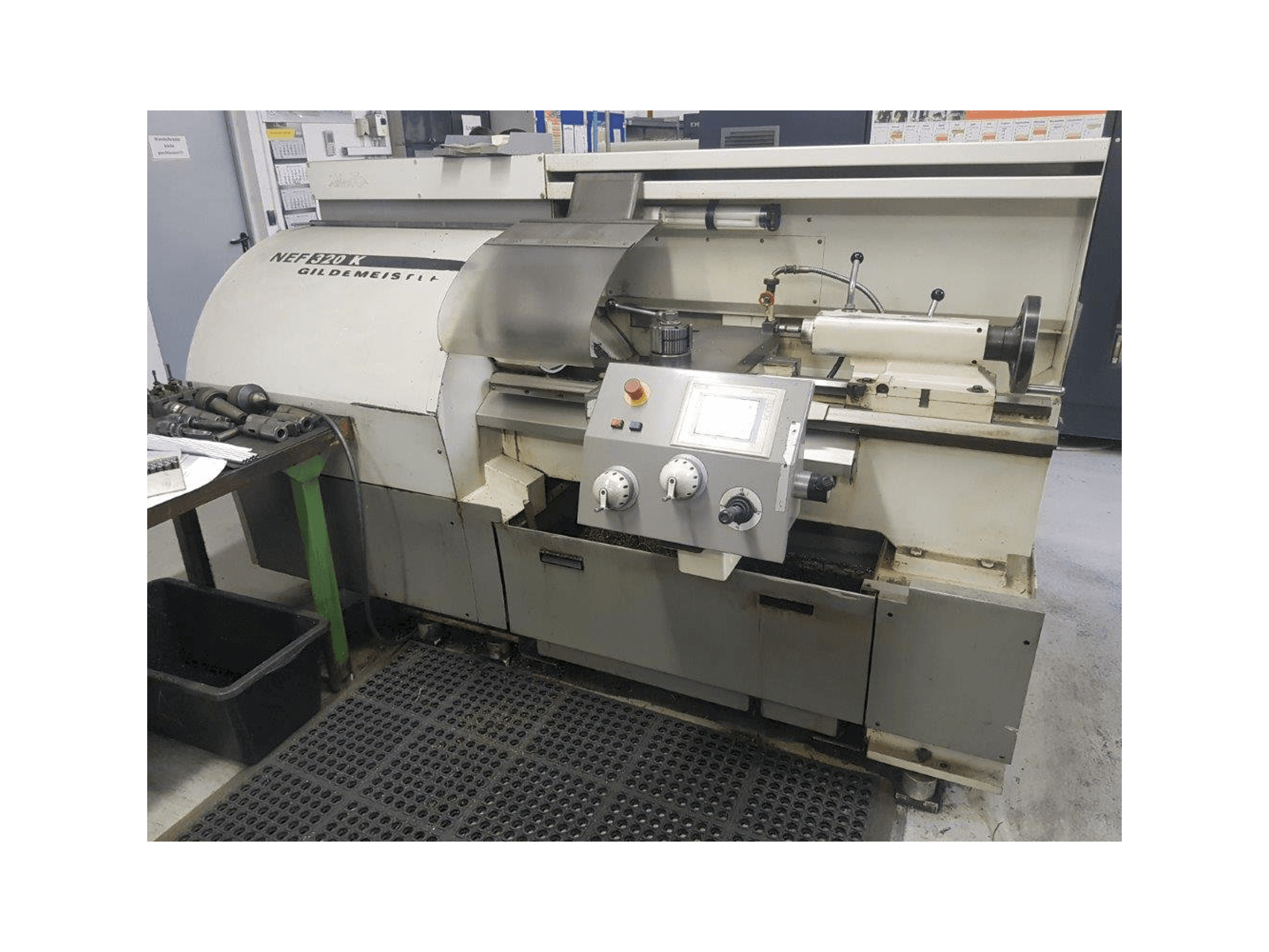 Вид станка Gildemeister NEF 320 K спереди