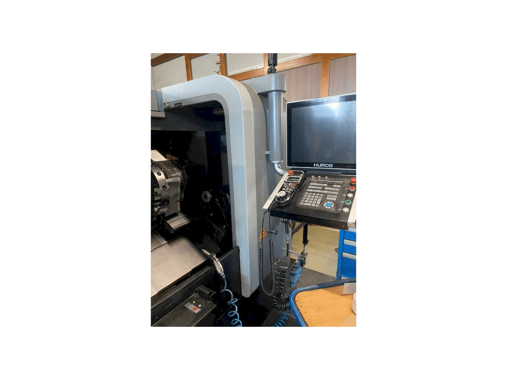 Вид станка Hurco TM8i спереди