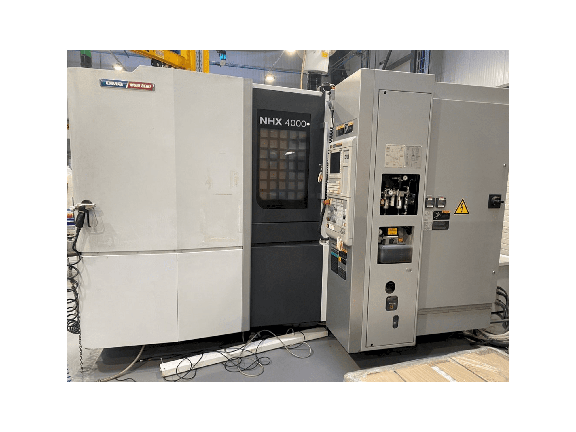 Вид станка DMG Mori Seiki NHX4000 спереди