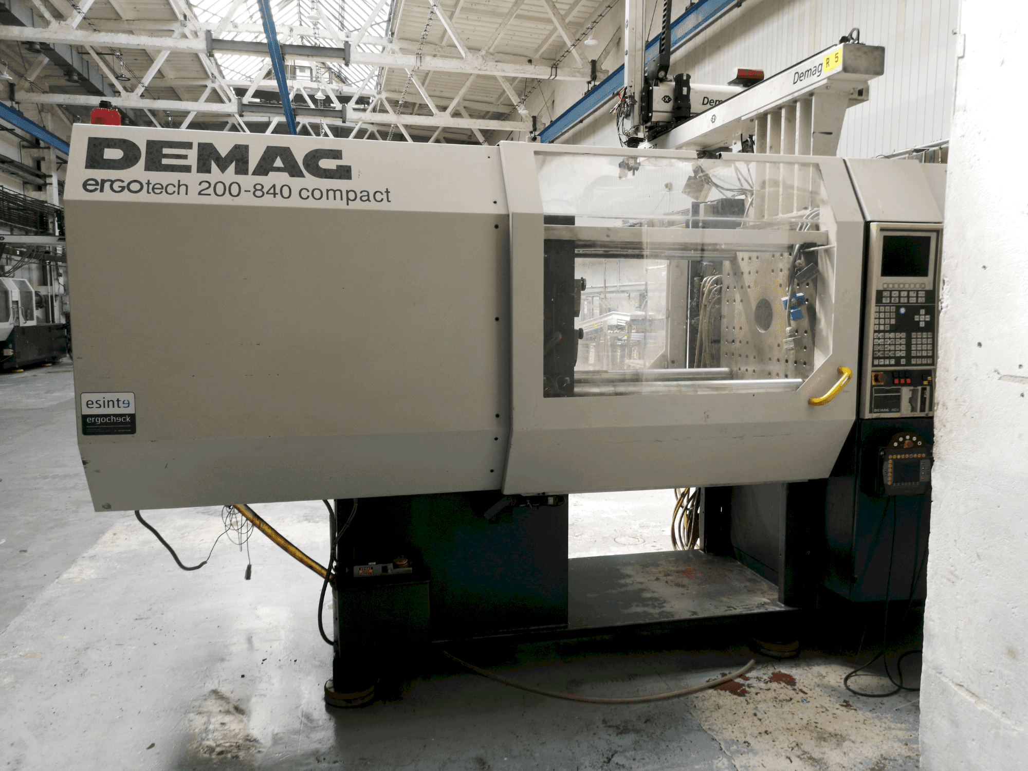 Вид станка DEMAG Ergotech 200-840 Compact спереди