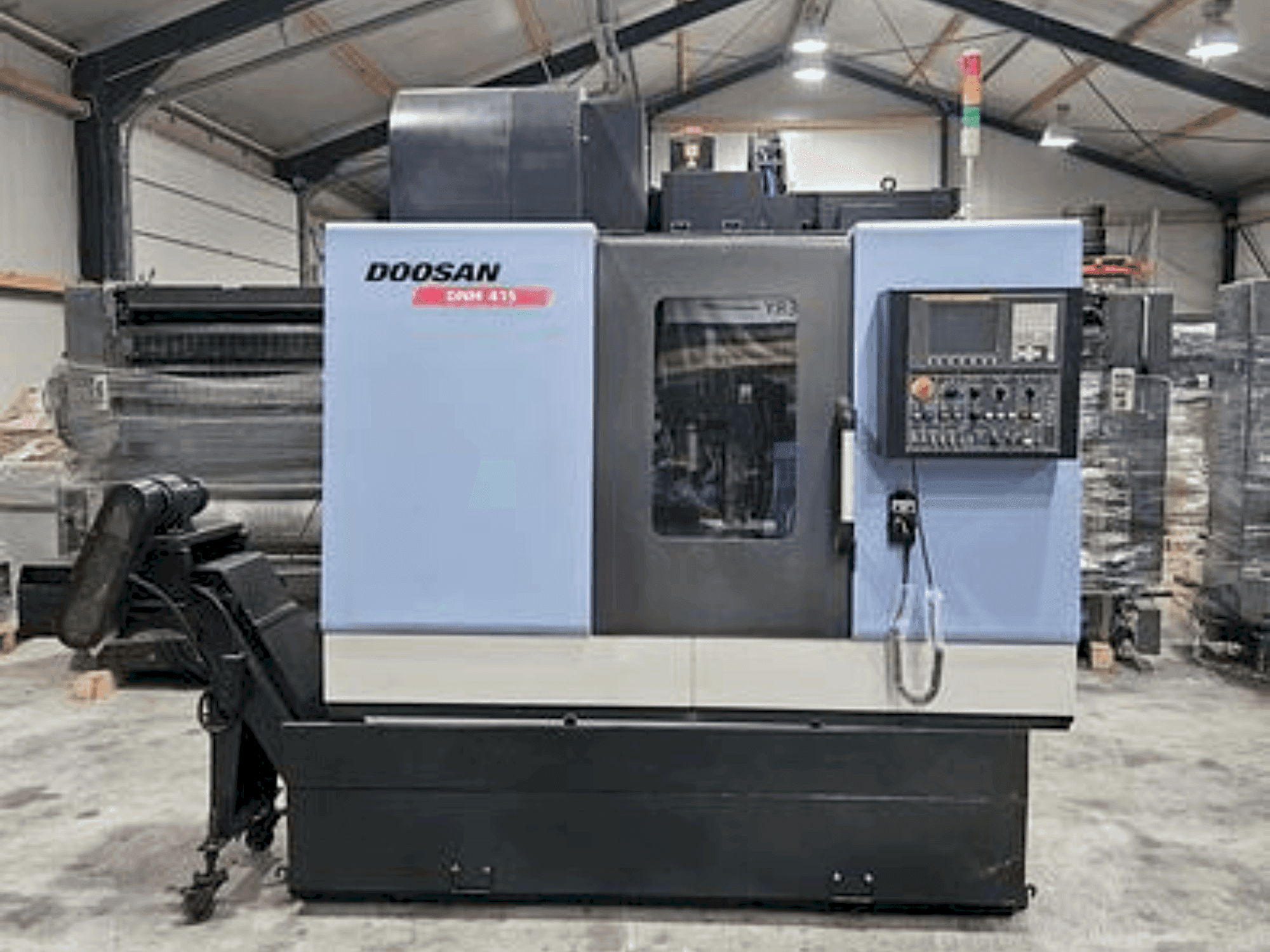 Вид станка DOOSAN DNM 415 (2015) спереди