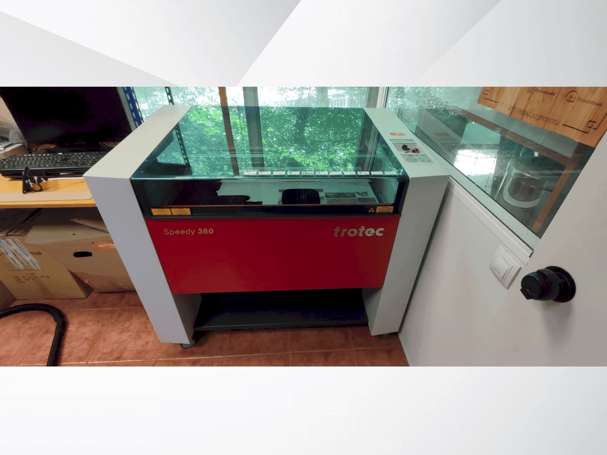 Вид станка Trotec Speedy 360 спереди