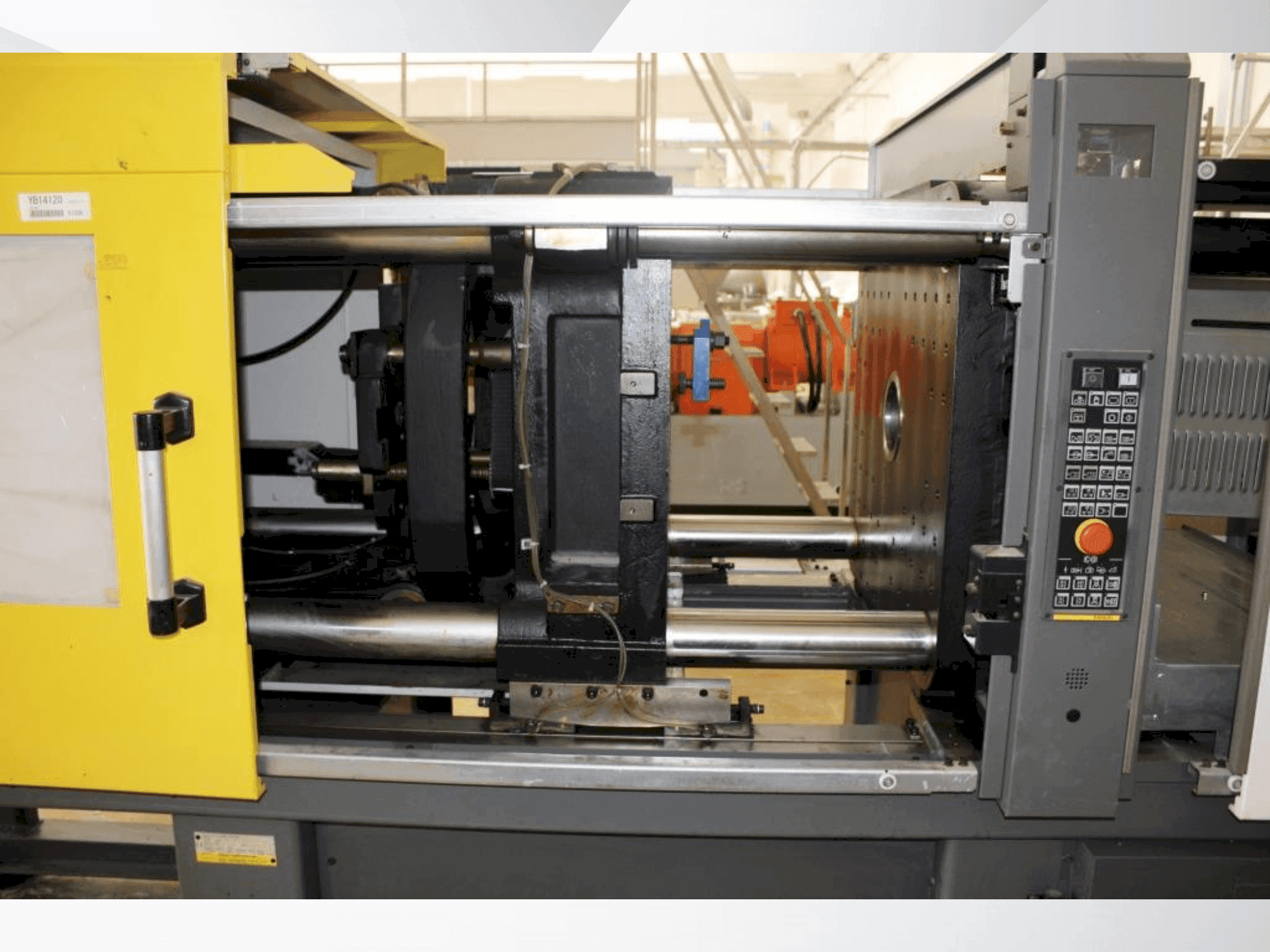Вид станка FANUC ROBOSHOT S-2000 i 150B спереди