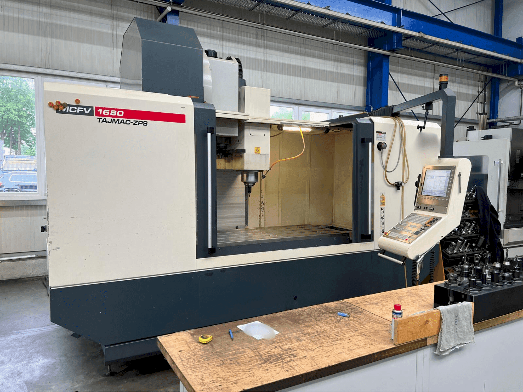 Вид станка TAJMAC-ZPS MCFV 1680 спереди