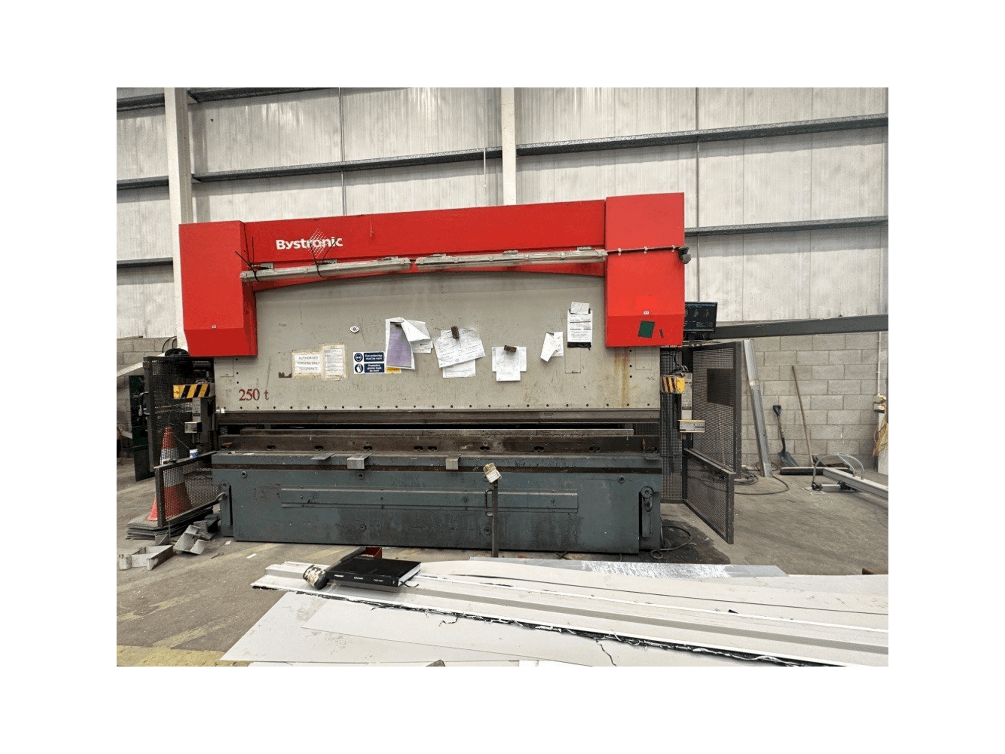 Вид станка Bystronic PR 250 x 4100 спереди