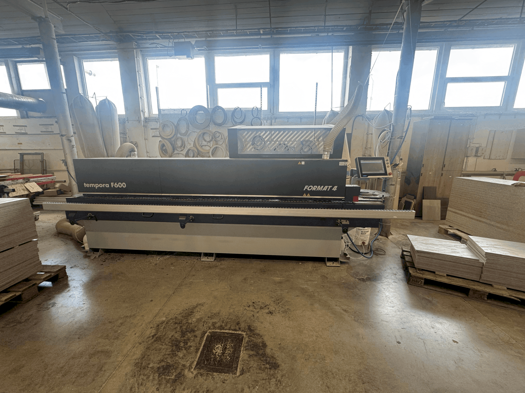 Вид станка FORMAT4 TEMPORA 60.06 glueBox x-motion спереди