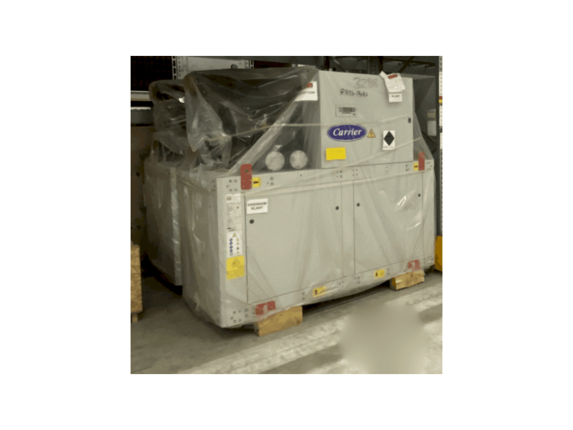 Вид станка CARRION 3x Carrier heat pump 30WI1000 & 2x Refrion Dry Coolers V-model ES4C 2390.6/4 E2 спереди
