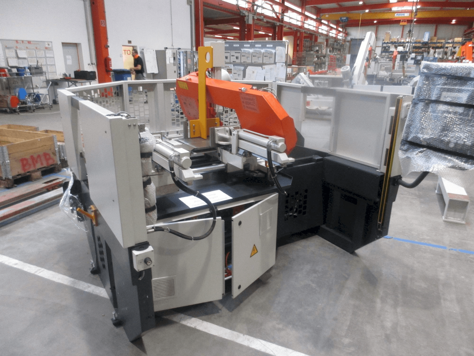 Вид станка KASTO micut A 2.6 спереди