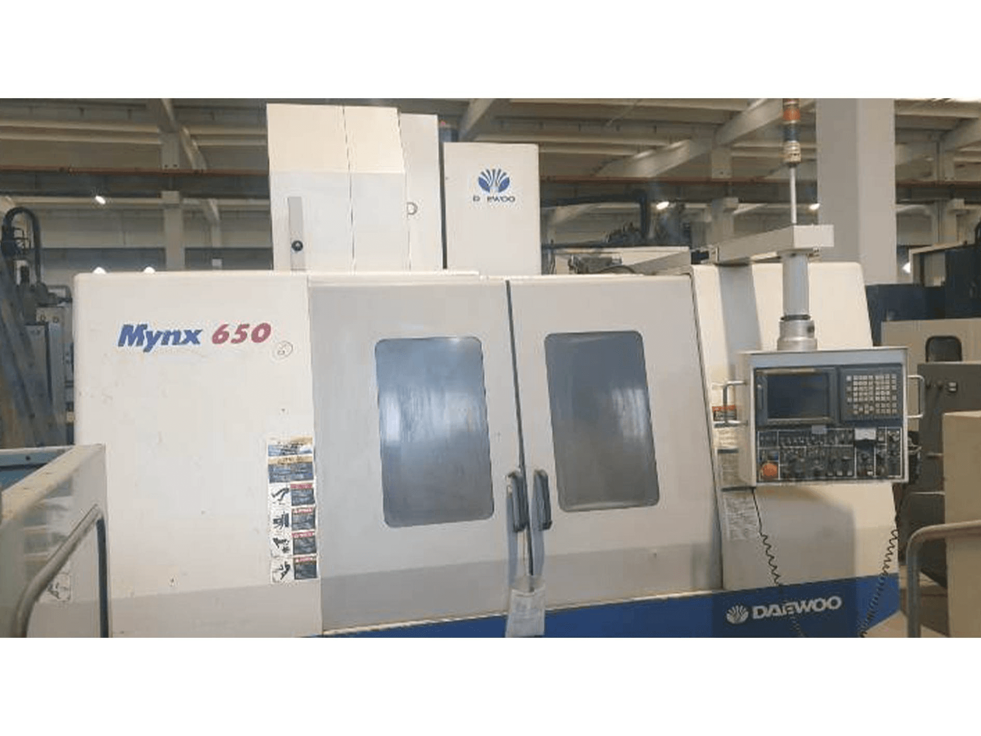 Вид станка DAEWOO MYNX 650 спереди