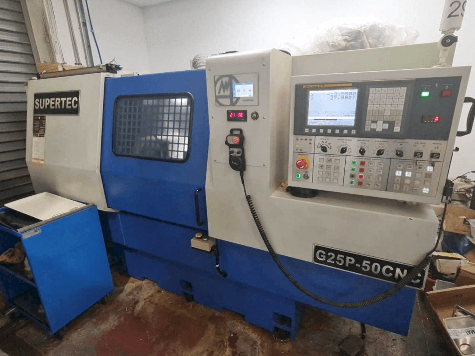 Вид станка Supertec G25P-500CNC спереди