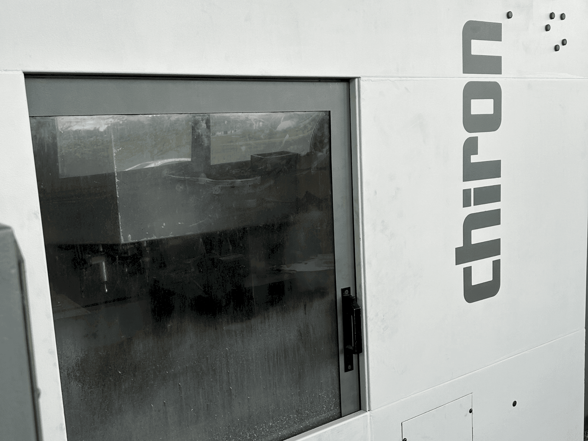 Вид станка CHIRON FZ18W спереди