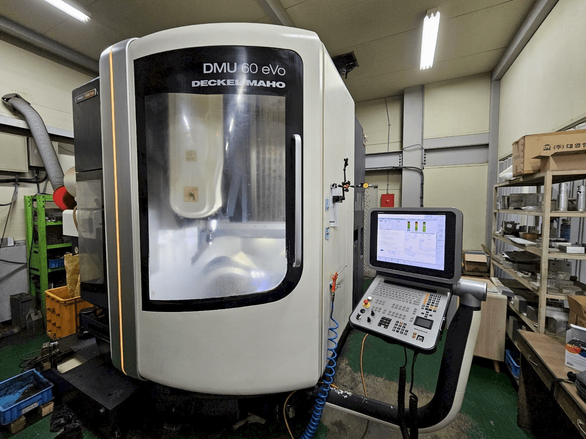 Вид станка DMG MORI DMU 60 EVO спереди