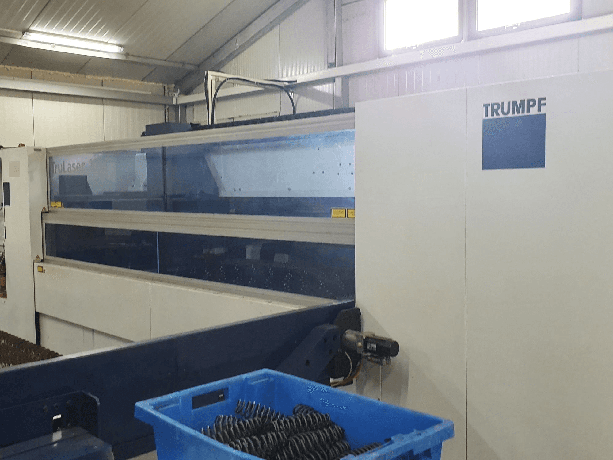 Вид станка Trumpf TruLaser 1030 спереди