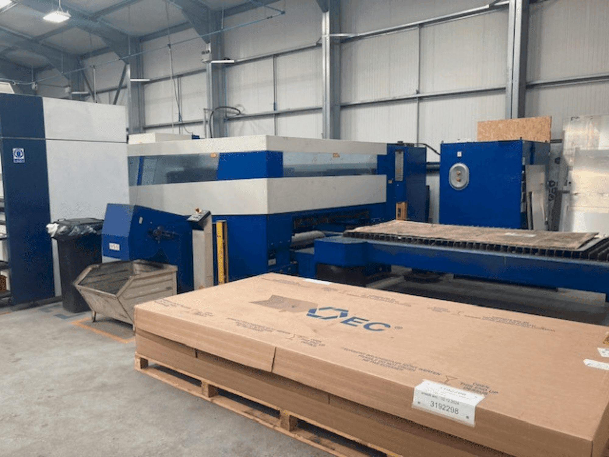 Вид станка TRUMPF Trulaser 5030 спереди