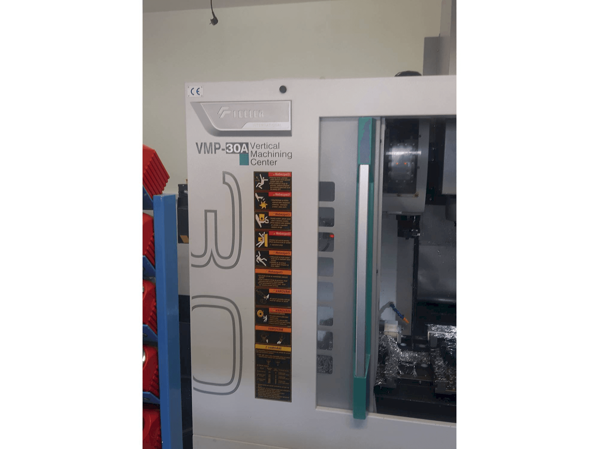 Вид станка Feeler VMP 30 спереди