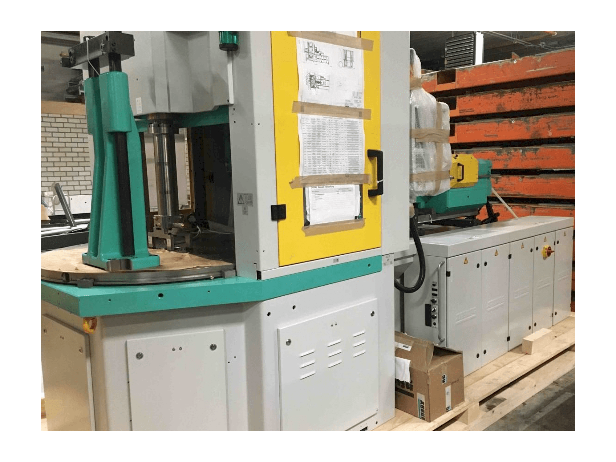 Вид станка Arburg ALLROUNDER 1200 t 1000 - 400 спереди