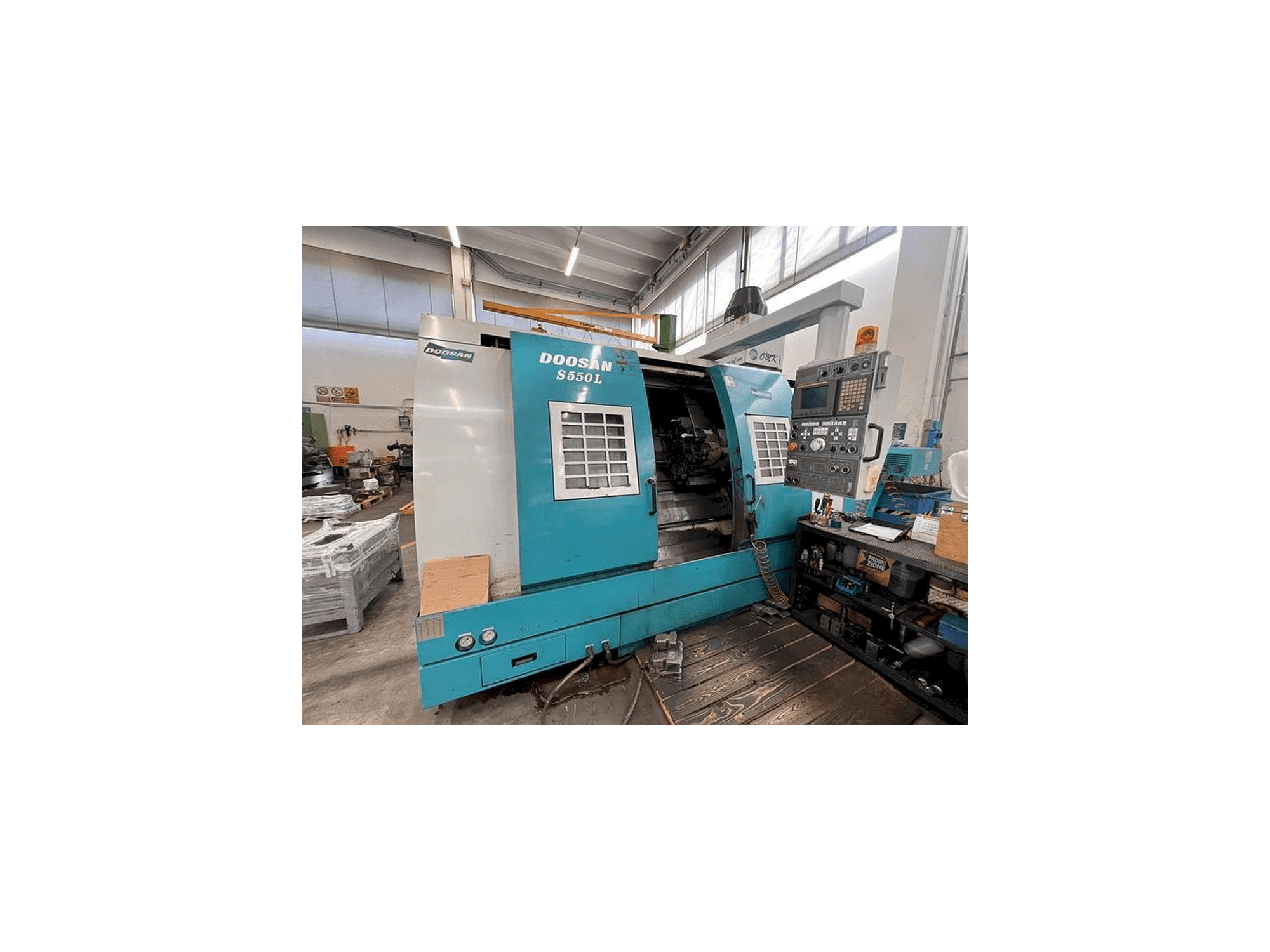 Вид станка Doosan S550L спереди