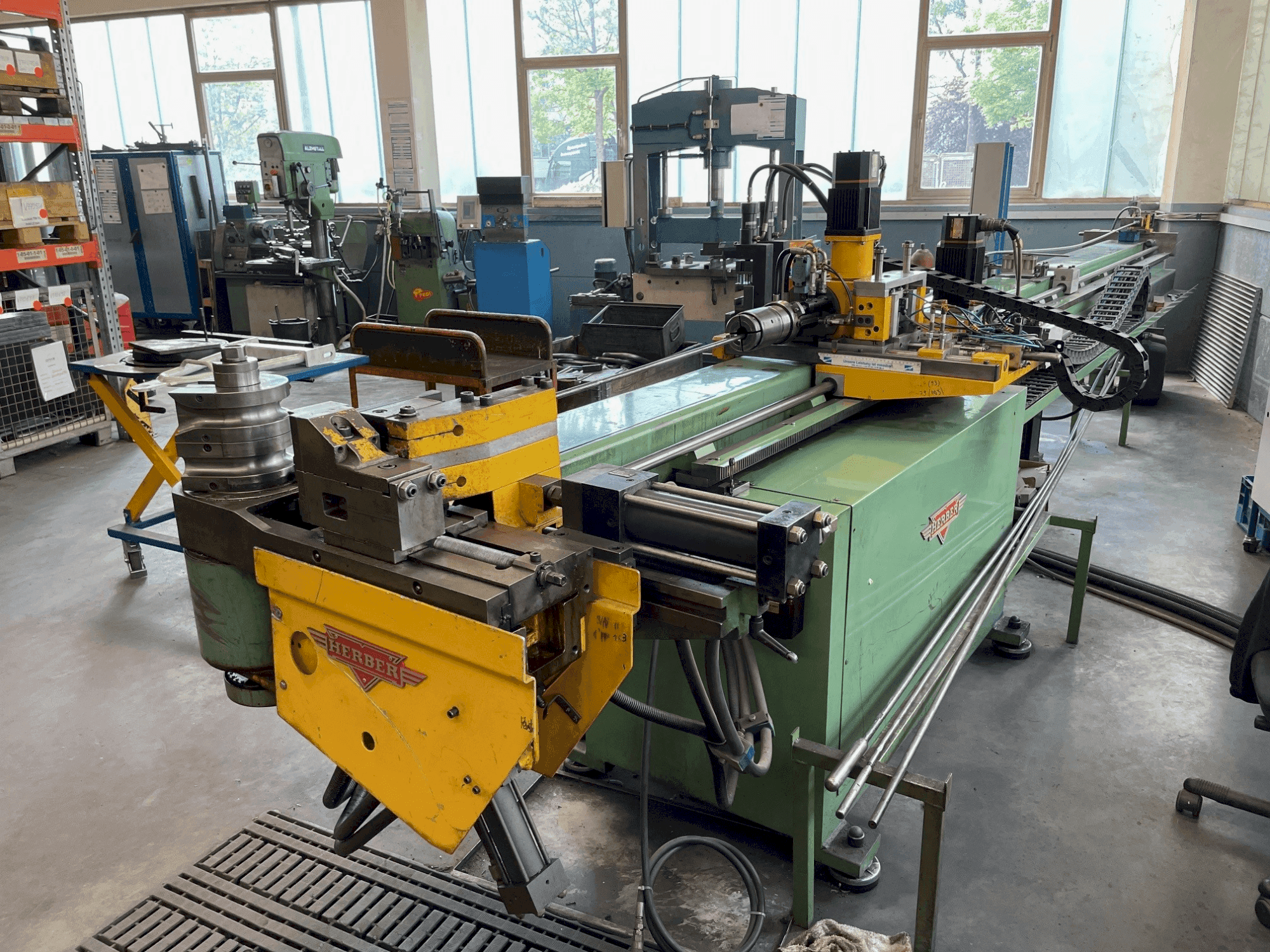Вид станка HERBER 42 CNC спереди