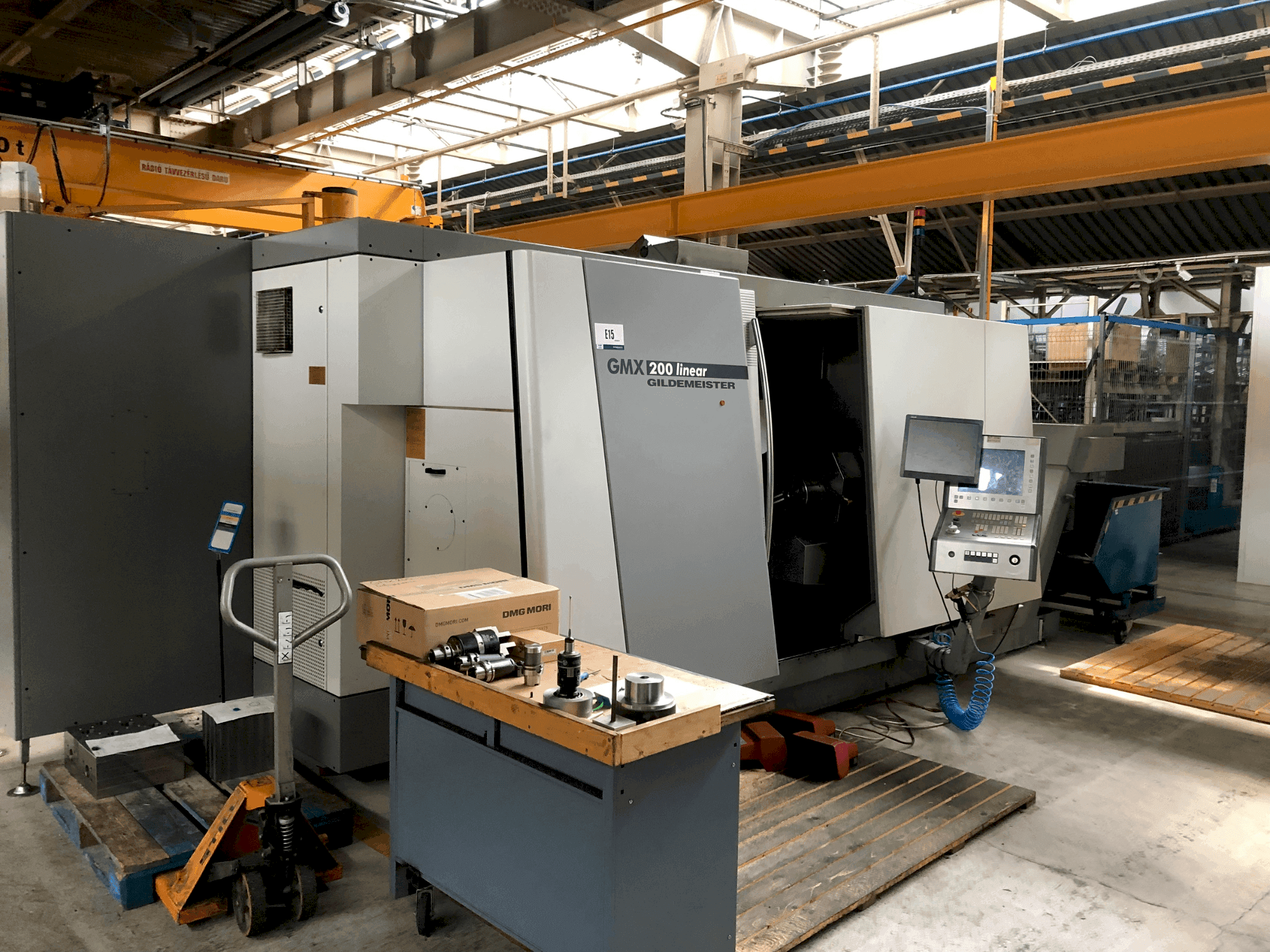 Вид станка DMG MORI GMX 200 Linear (2004) спереди