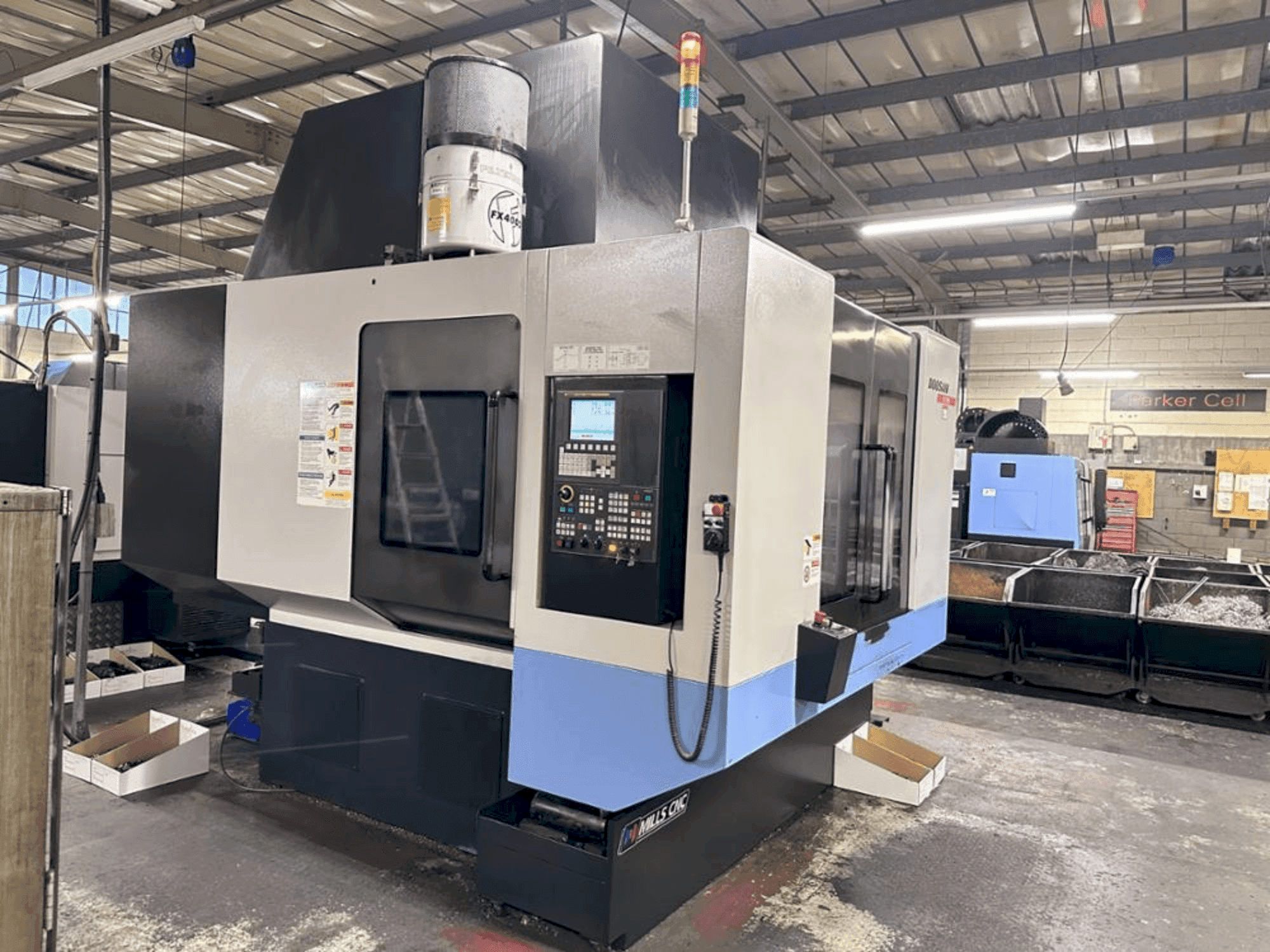 Вид станка DOOSAN VC 510 спереди